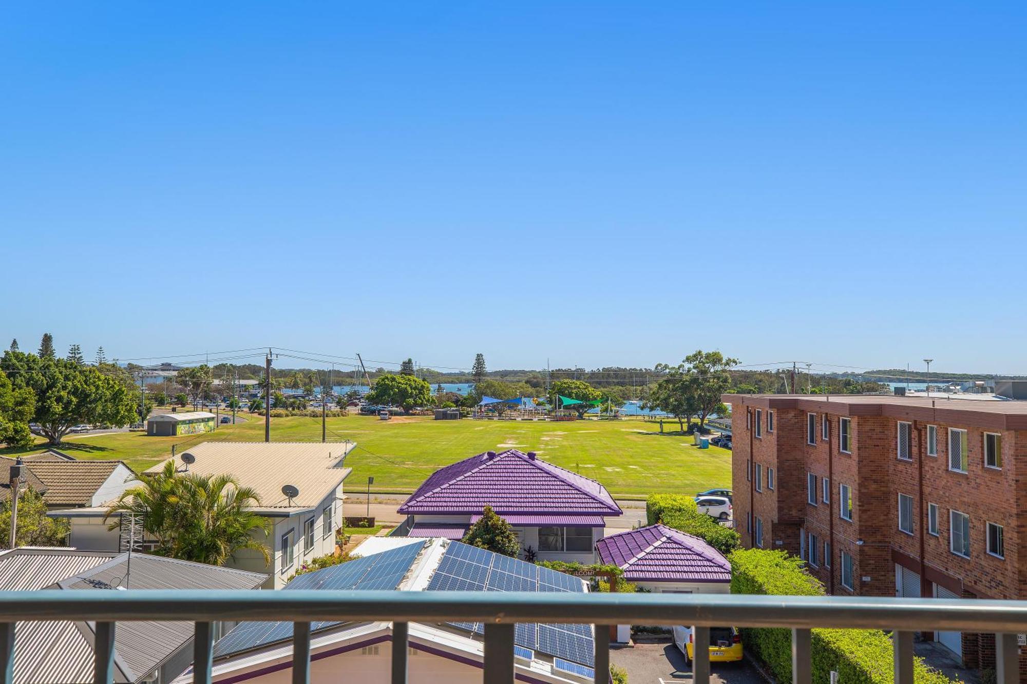 Apartment Riverview 13 *
