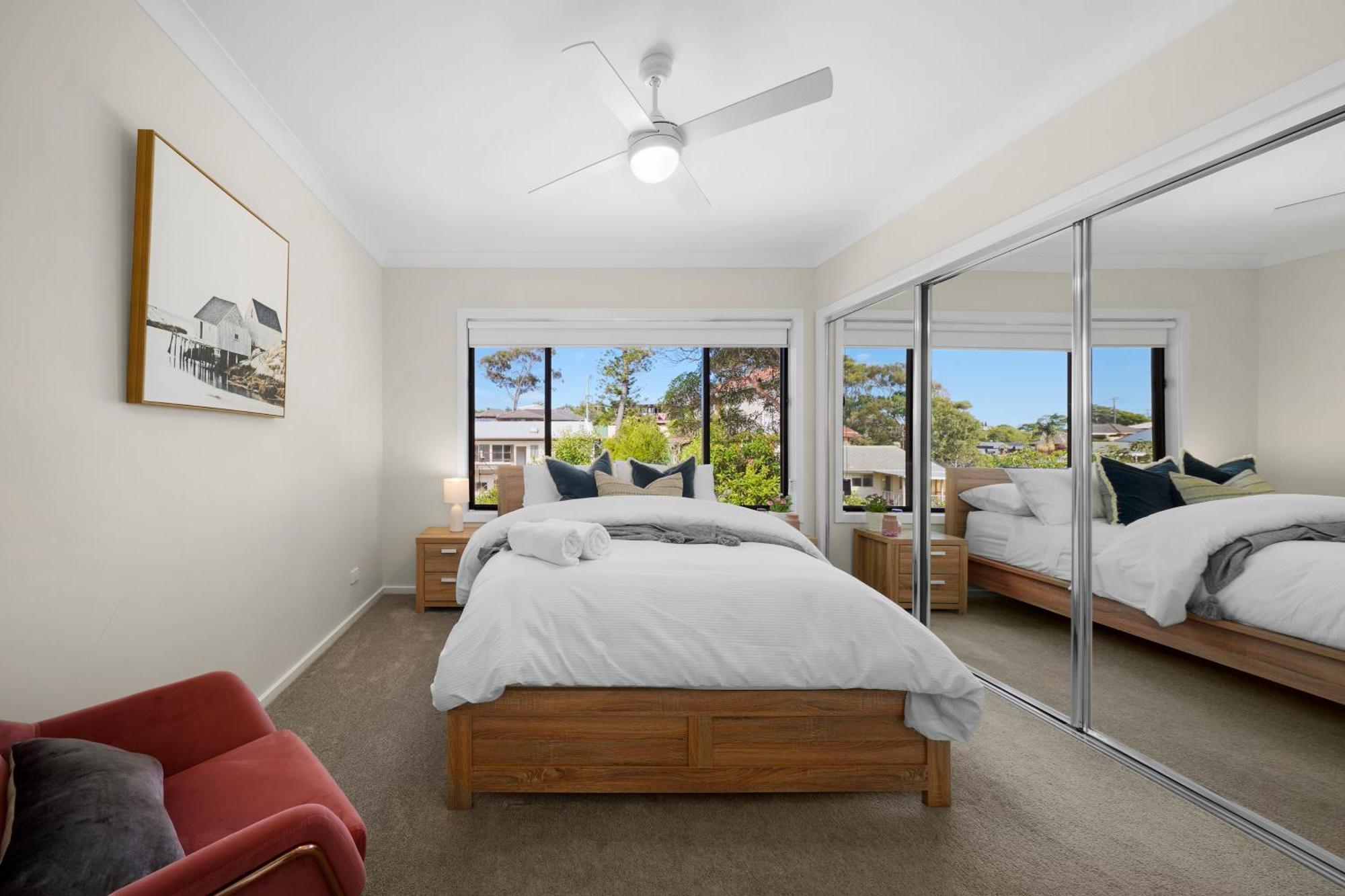 Spacious 4br W/ Water Views * Port Macquarie