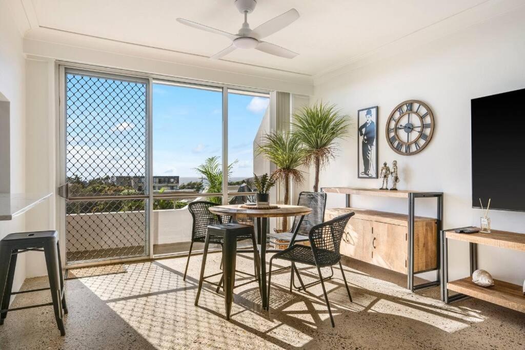 Apartment 2 Bedroom Coastal Getaway With Ocean Views!