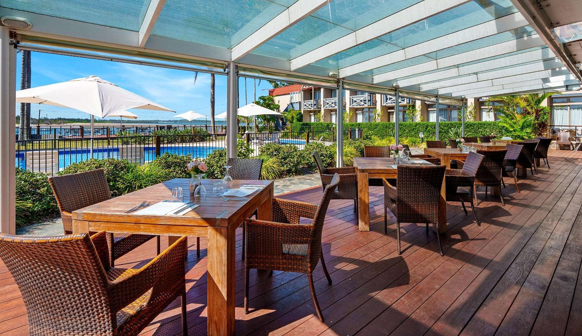 Resort Comfort Waters Edge 4*