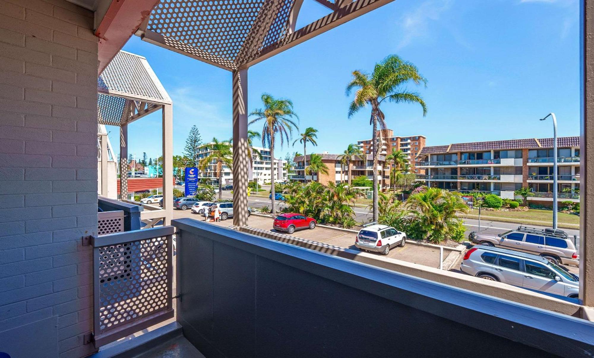 Comfort Waters Edge Resort 4*