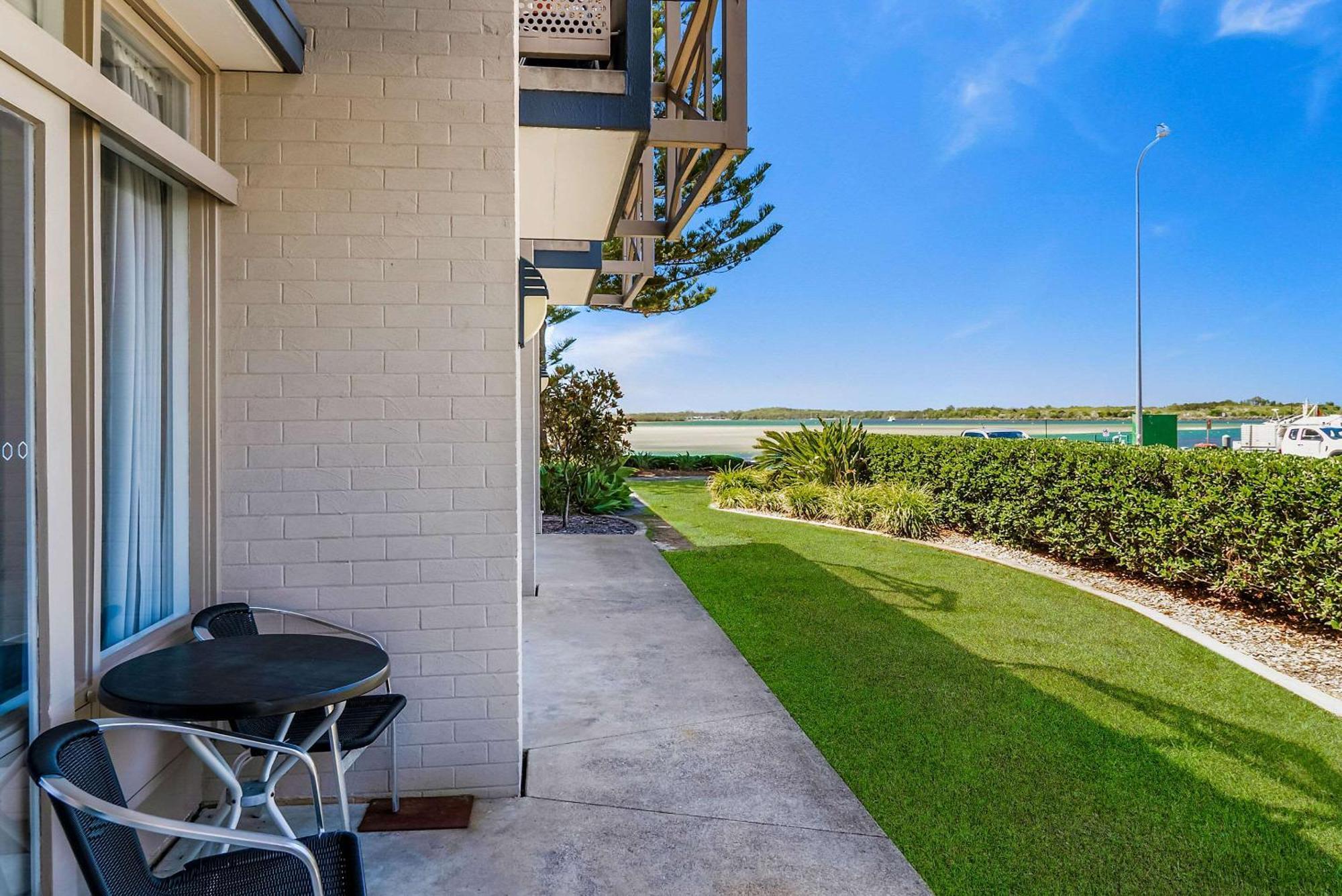 Comfort Waters Edge Resort