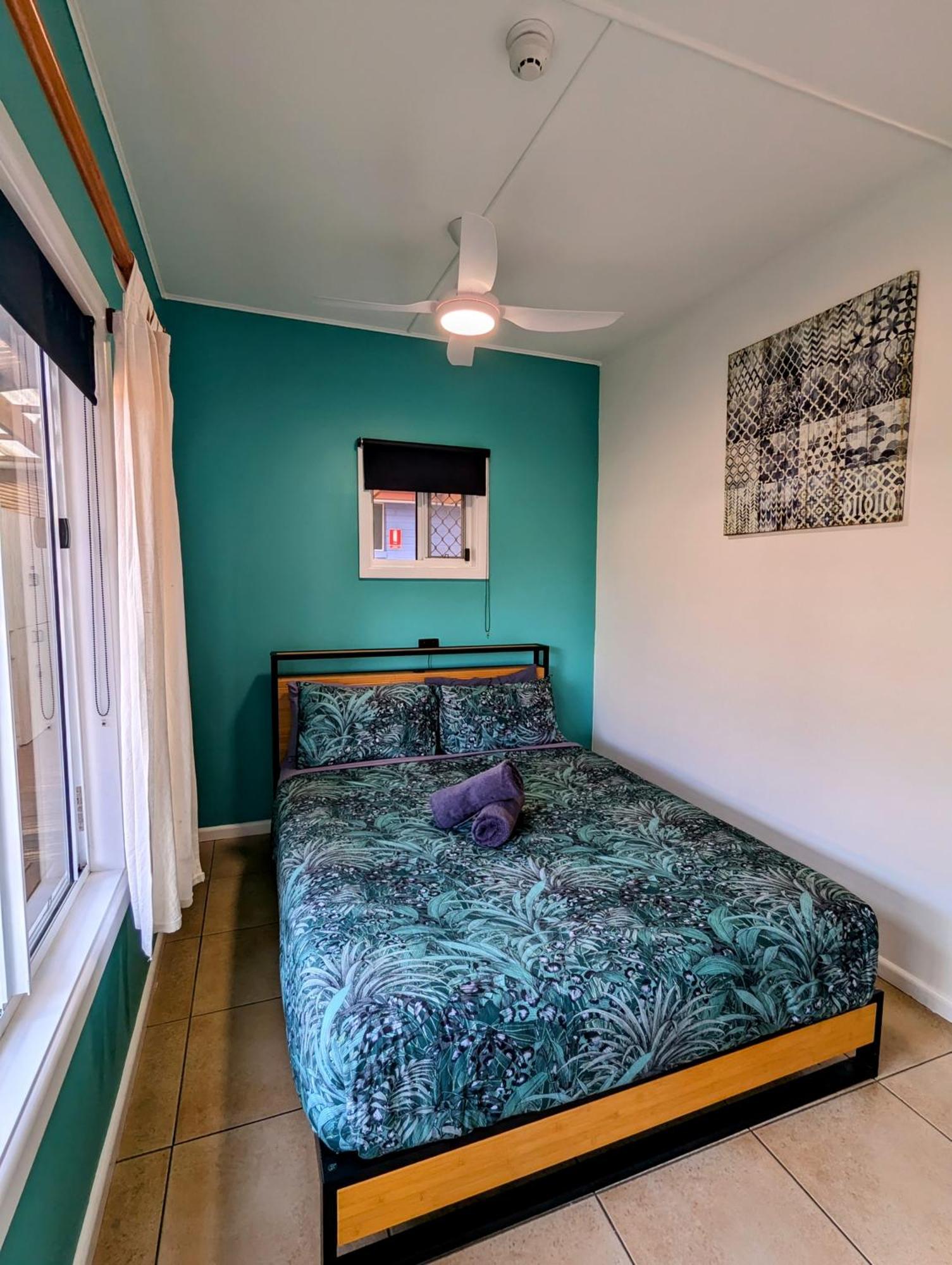 Hostel Ozzie Pozzie Backpackers - Yha