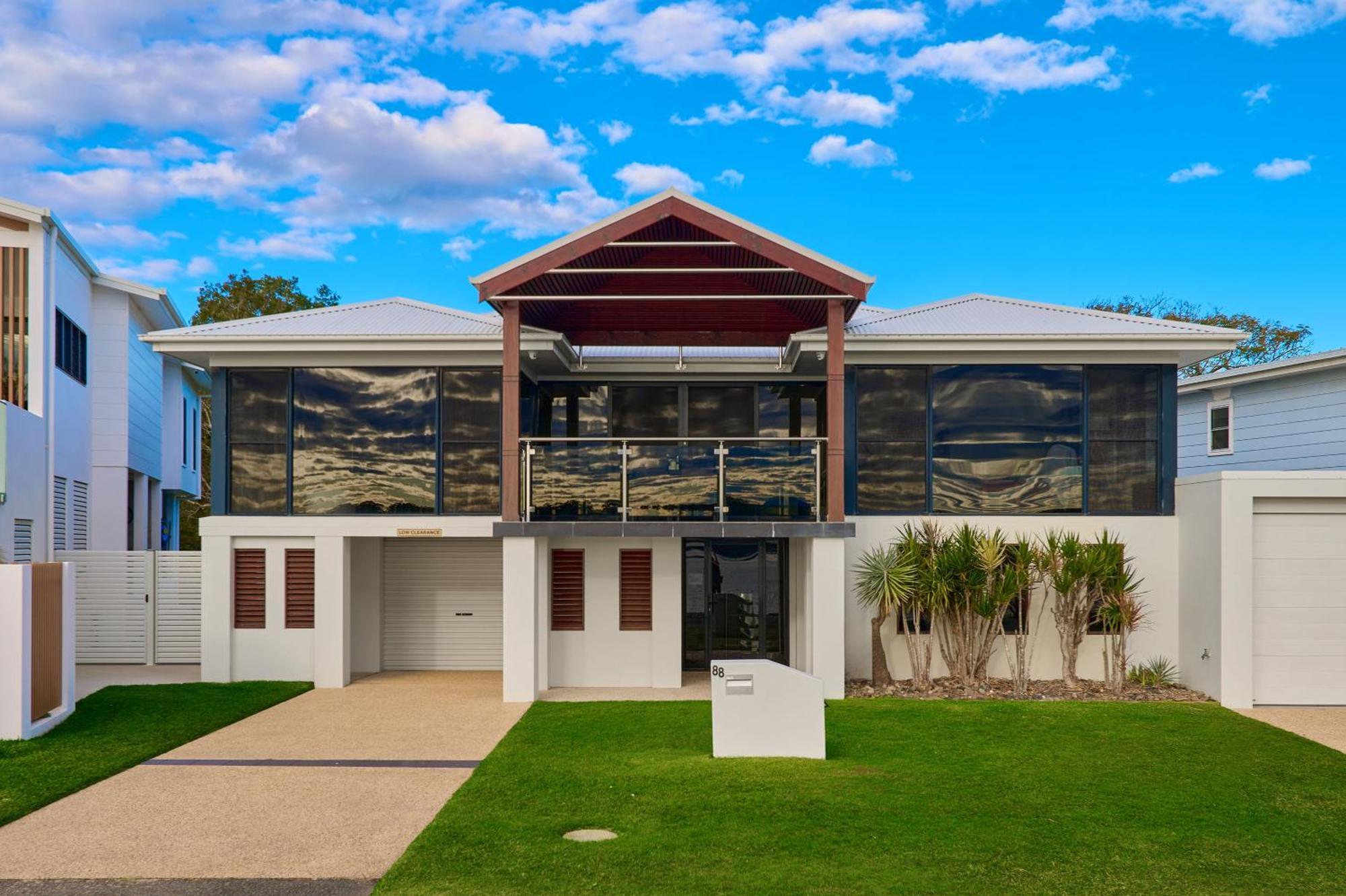 Riverside Luxury Holiday home *
