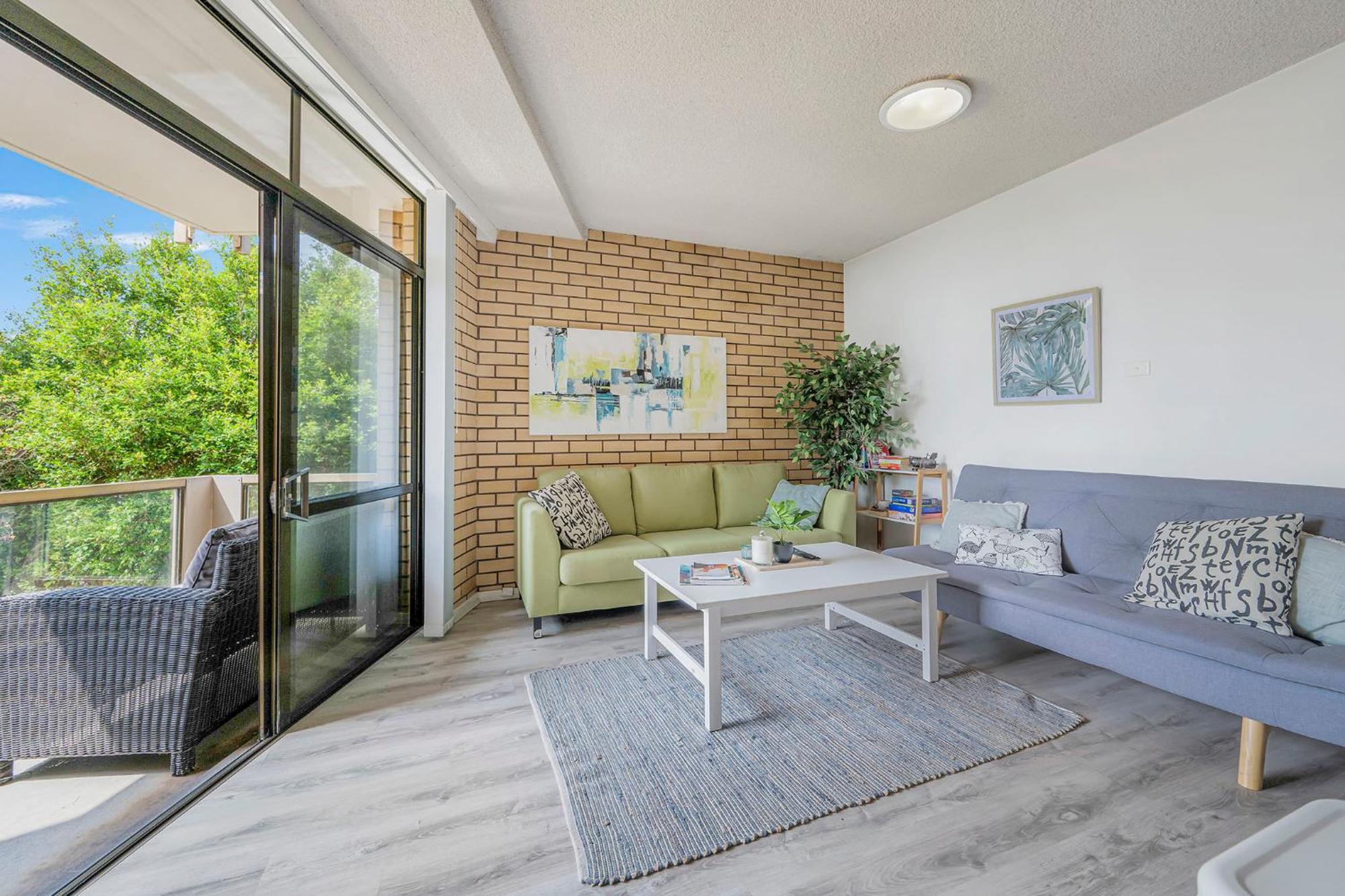 Apartment Flynns 5 41 Pacific Drive