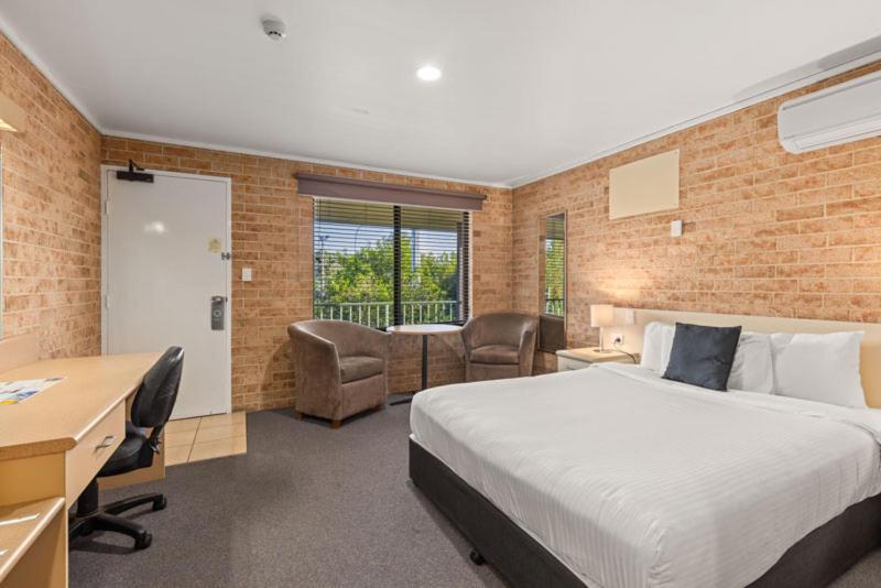 Macquarie Barracks Motor Motel 4*