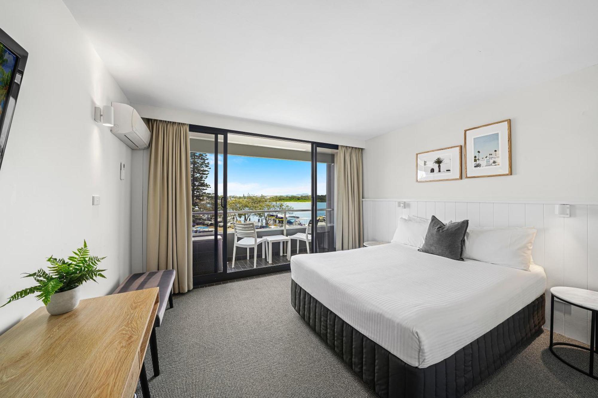 The Mid Pacific Motel 4*
