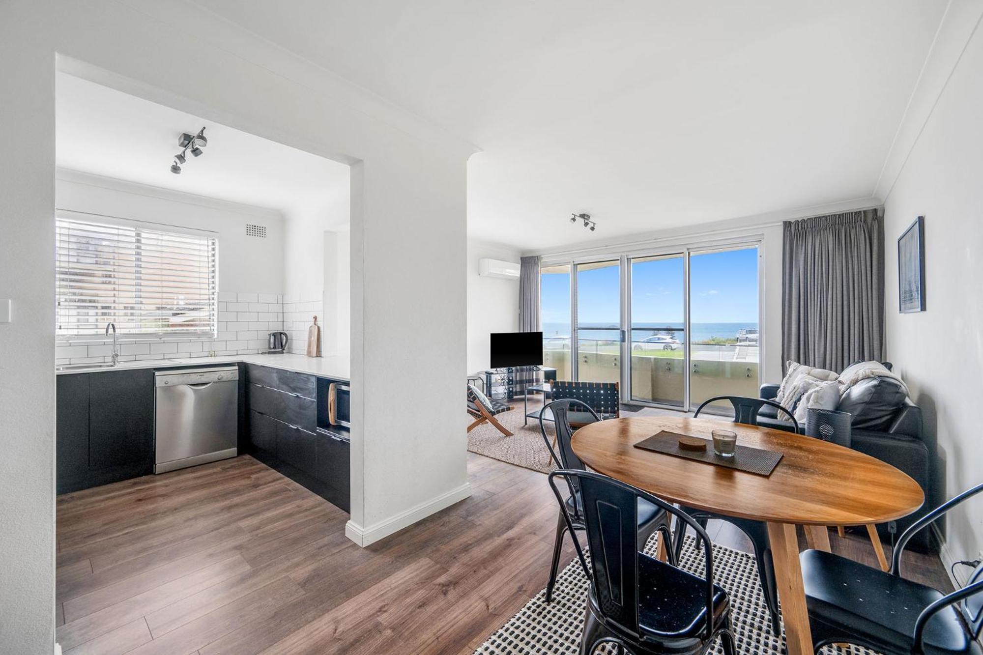 Flynns View 24 *