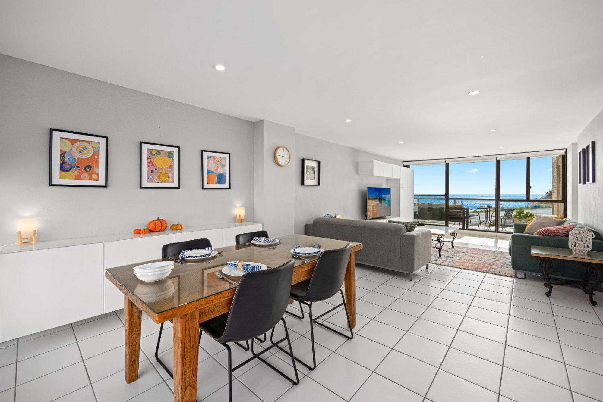 6 58 Pacific Drive - Beachfront Modern Apartment Port Macquarie