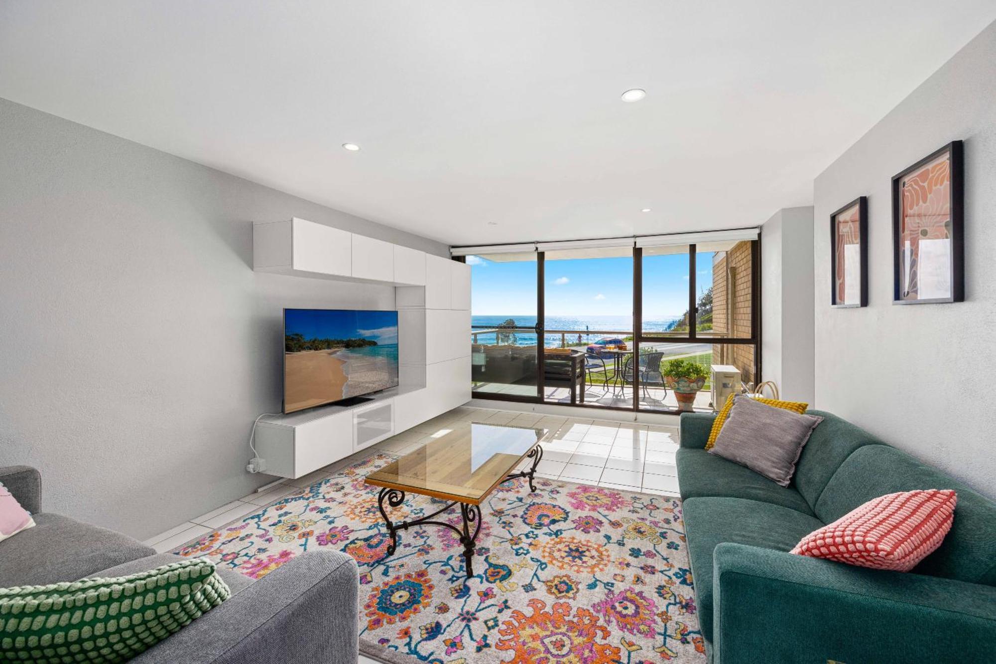 6 58 Pacific Drive - Beachfront Modern Port Macquarie