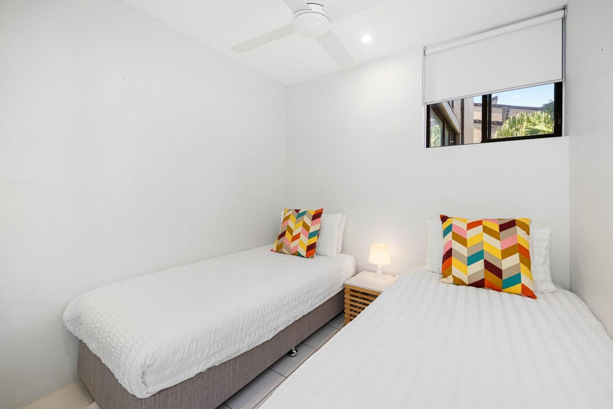 6 58 Pacific Drive - Beachfront Modern Apartment *