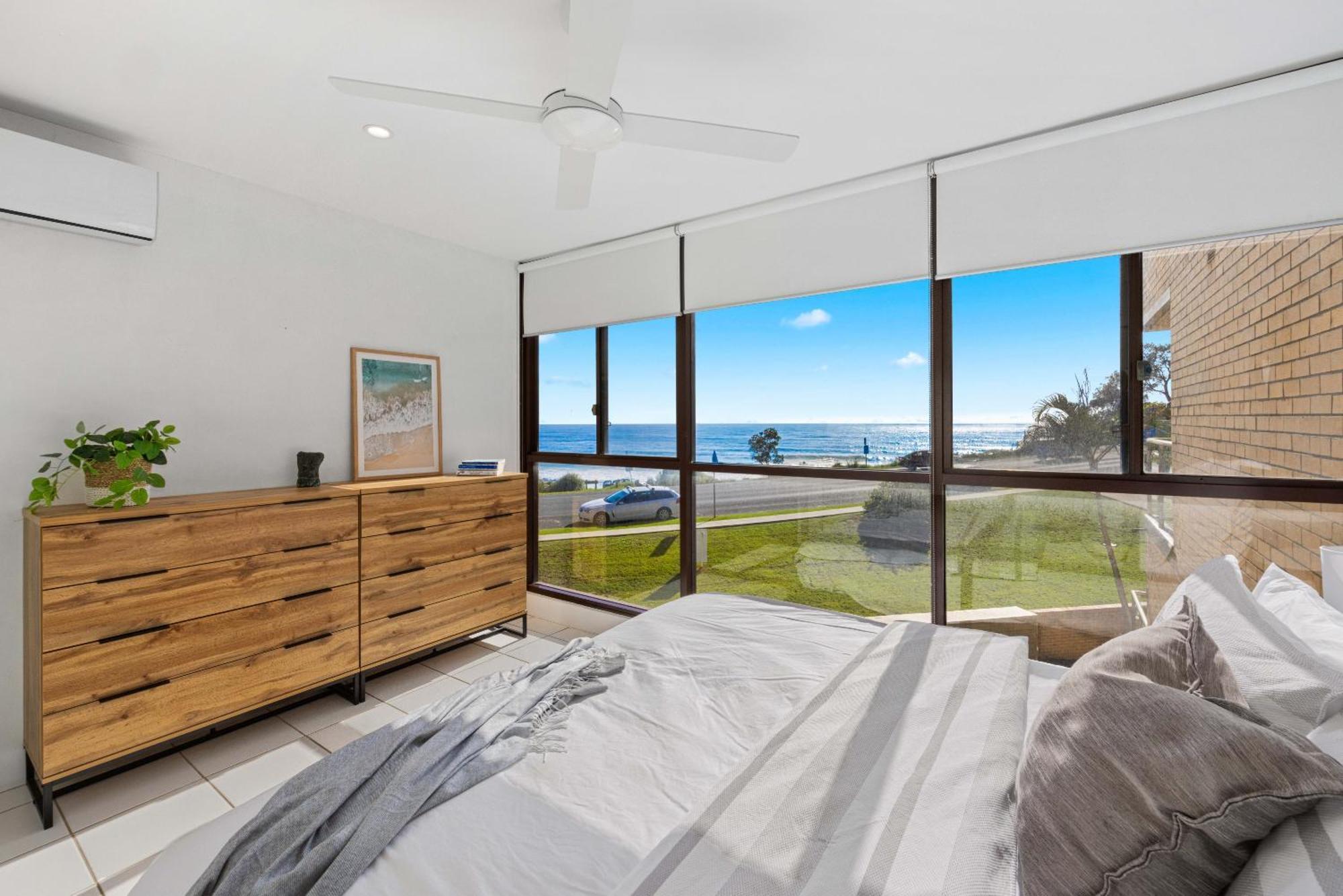 6 58 Pacific Drive - Beachfront Modern * Port Macquarie