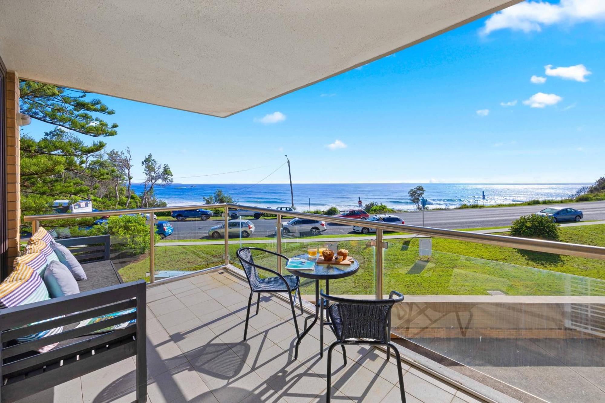 6 58 Pacific Drive - Beachfront Modern Port Macquarie