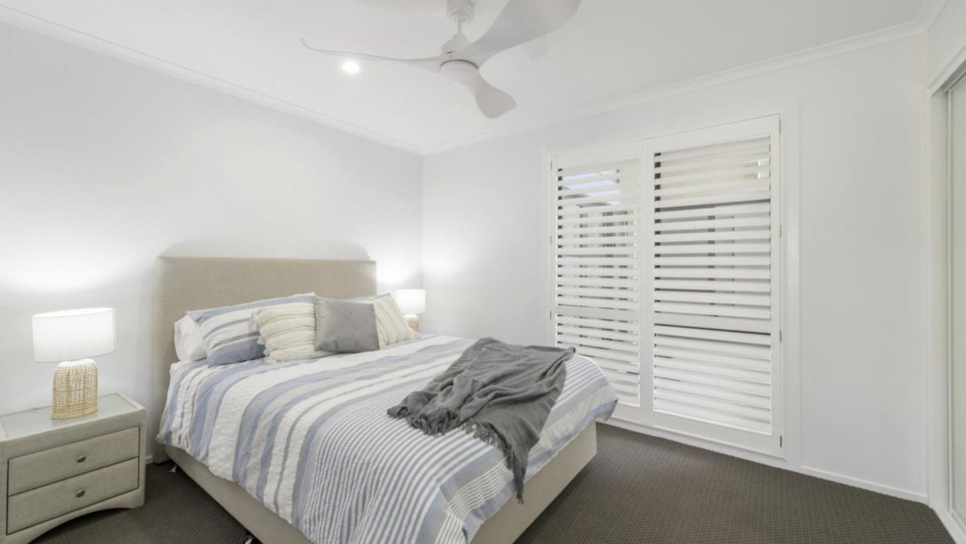 Floating On The Canals - 80 Commodore Cres Holiday home *