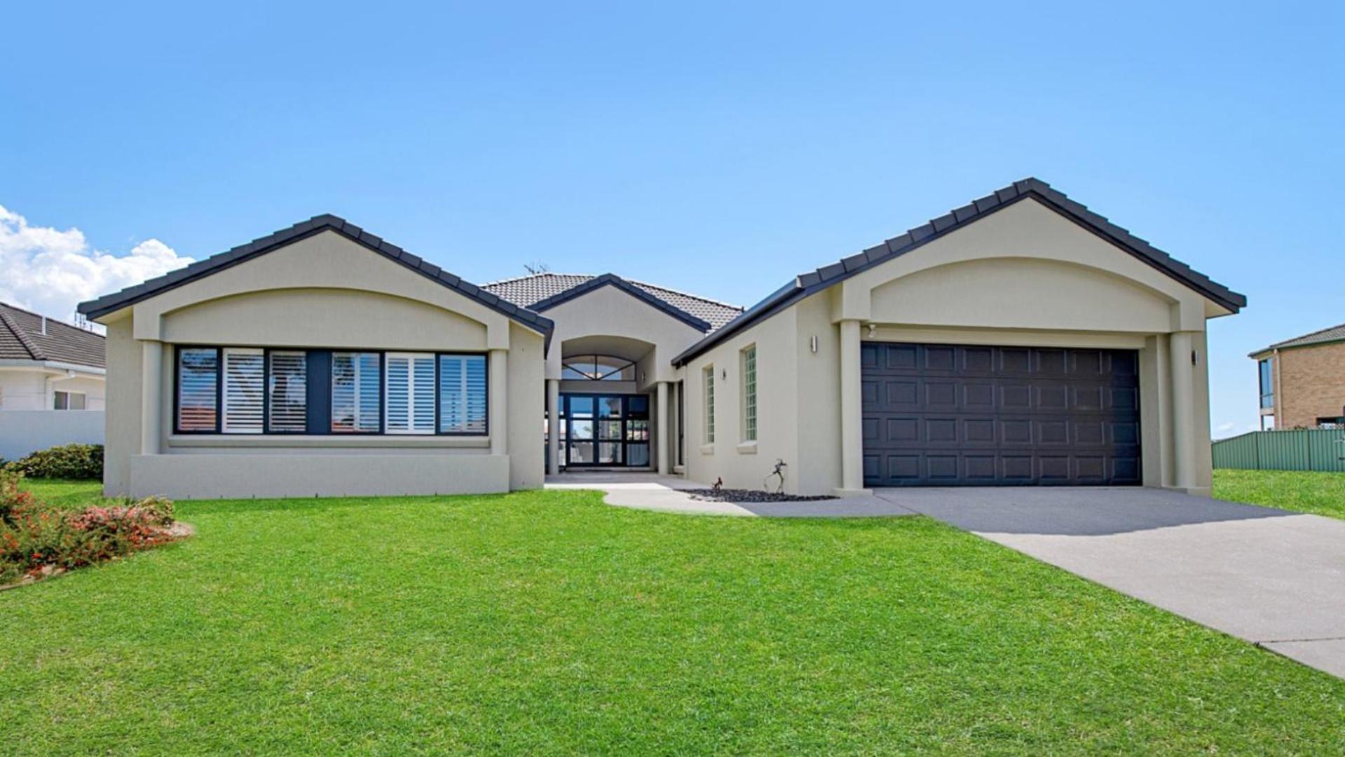 Holiday home Floating On The Canals - 80 Commodore Cres