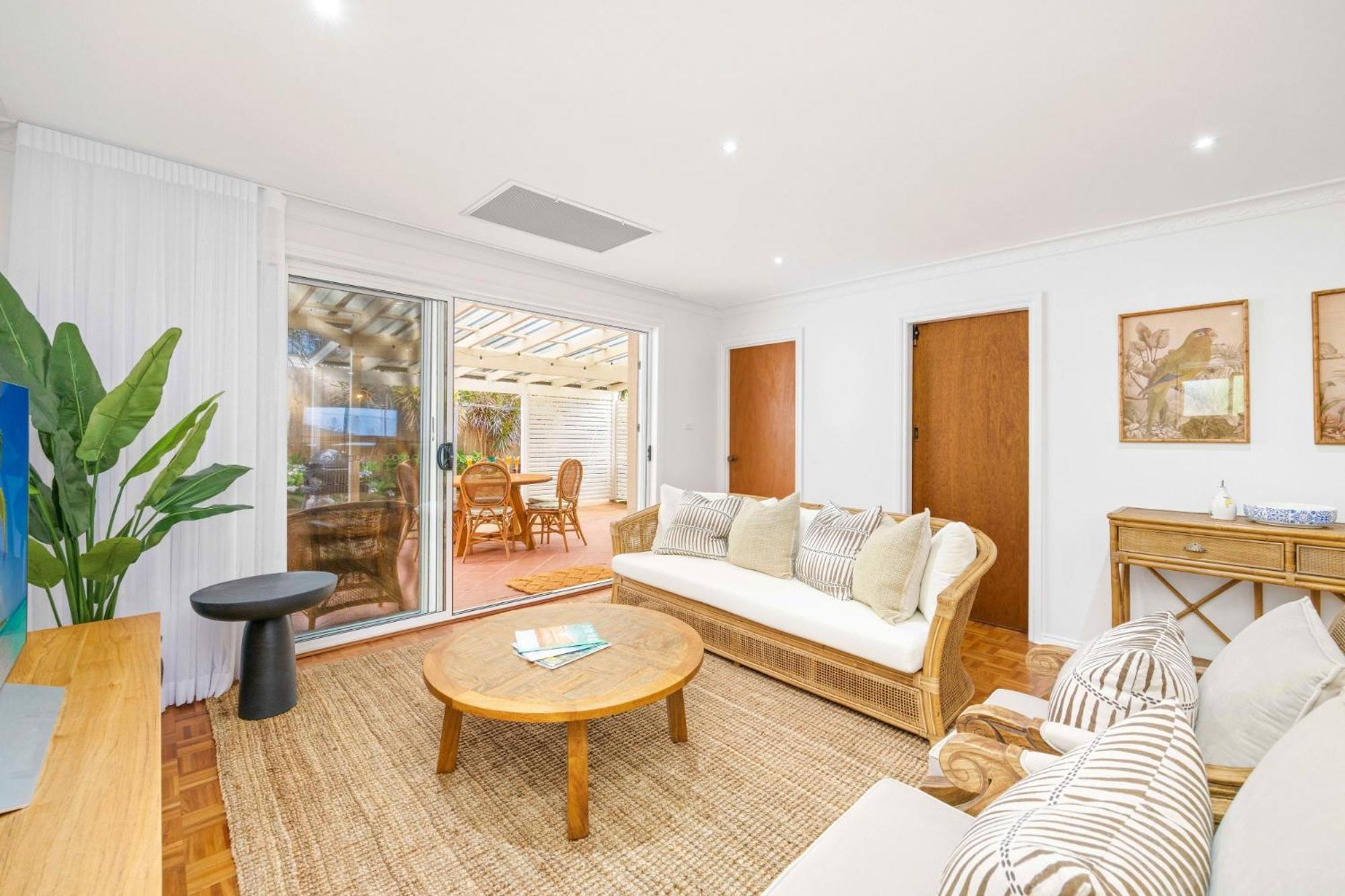 Beached At Lighthouse - Stunning Ocean Views And Pool Holiday home *