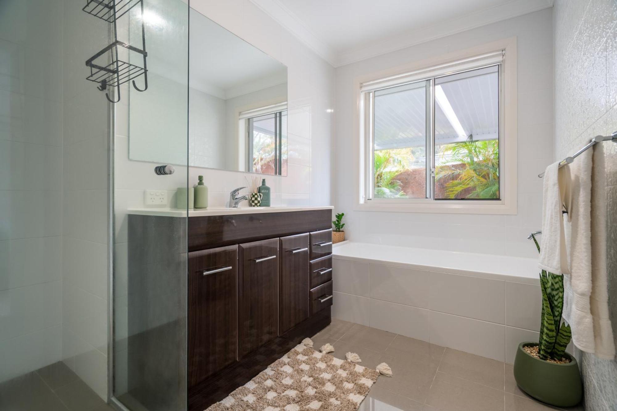 8 Min To Beach, Sleep 12 And Pets Holiday home