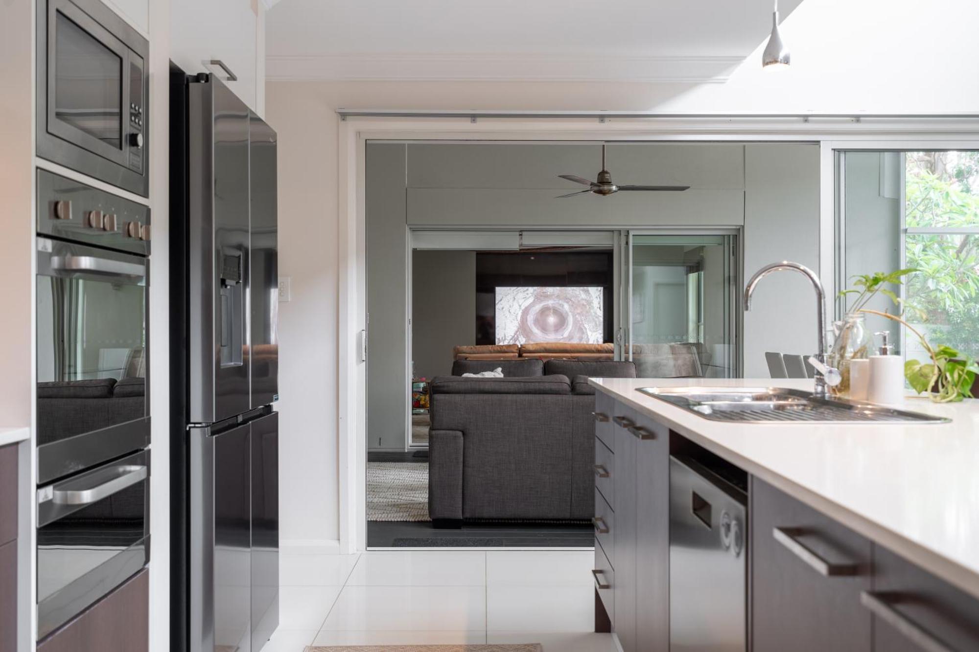 8 Min To Beach, Sleep 12 And Pets Holiday home Port Macquarie
