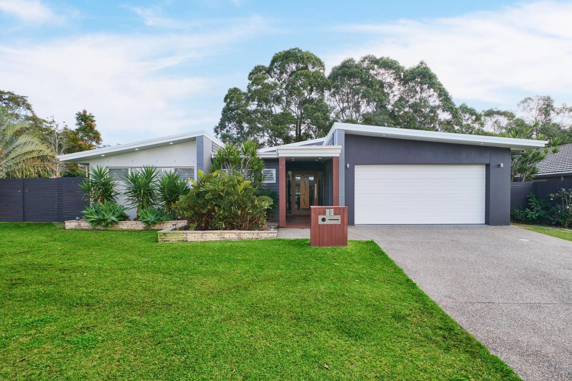 Holiday home 8 Min To Beach, Sleep 12 And Pets Port Macquarie