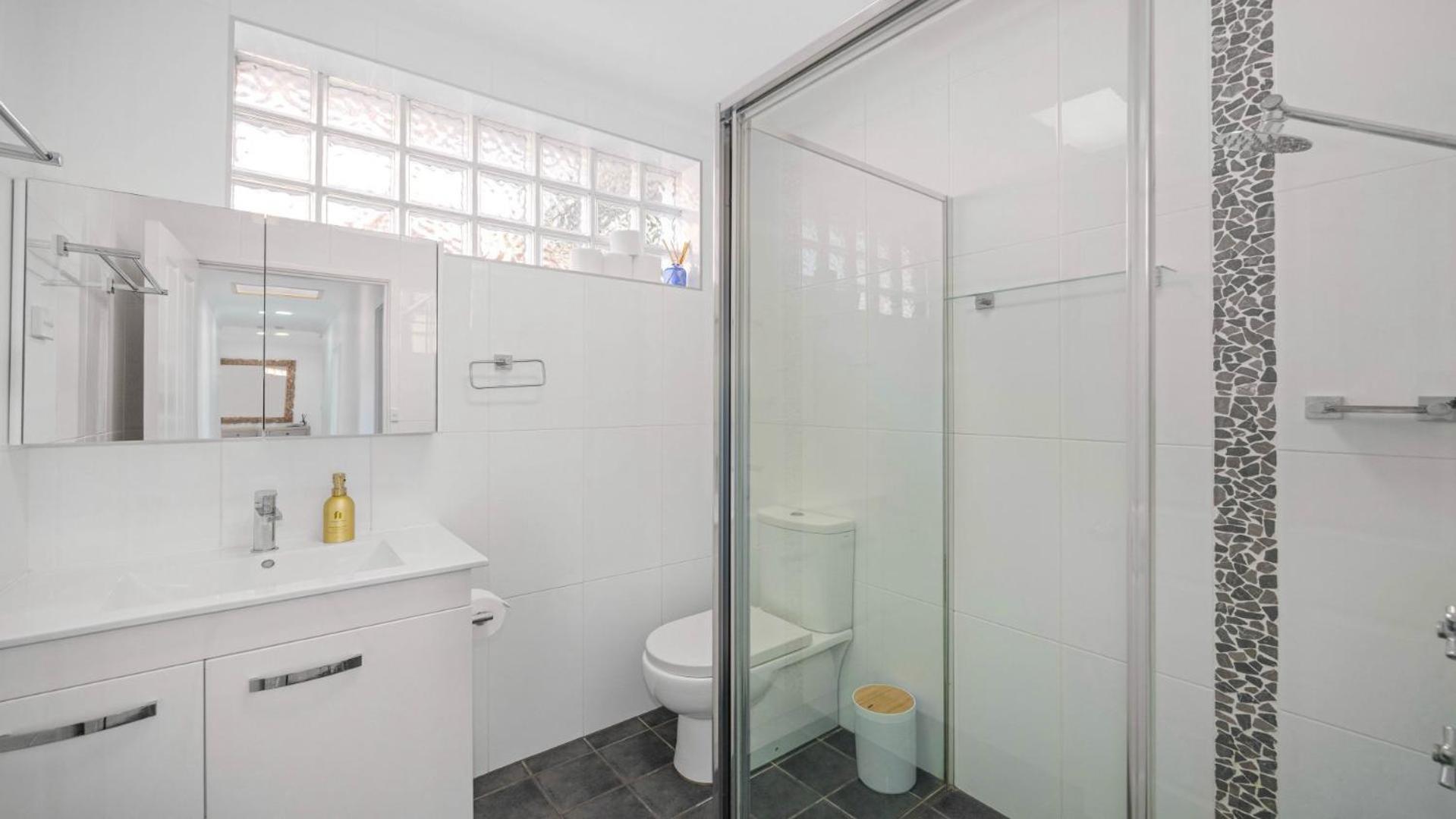 Hibbard Waterfront Escape Holiday home