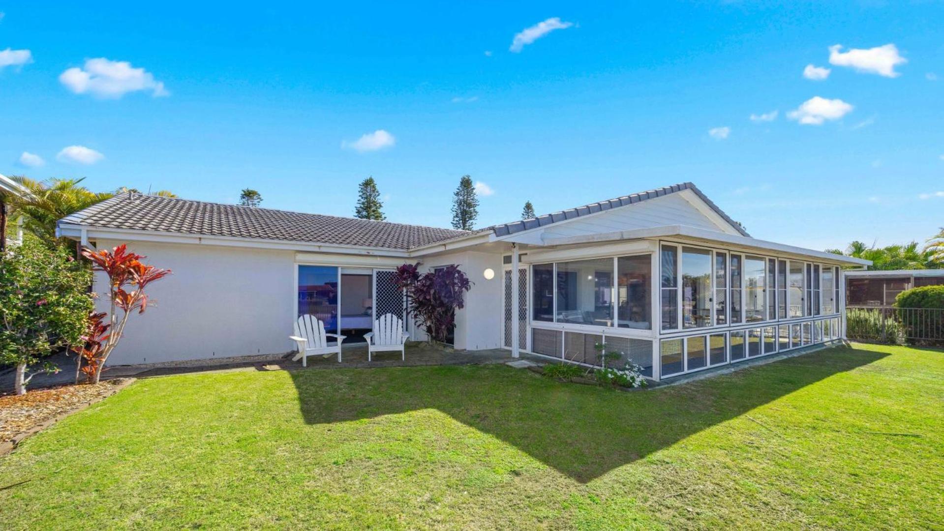 Hibbard Waterfront Escape Holiday home
