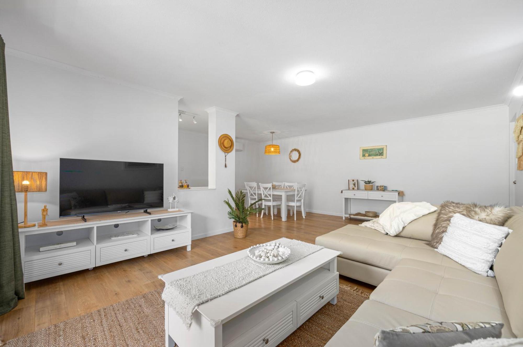 Shelly Cove 12 - Common Pool Apartment *