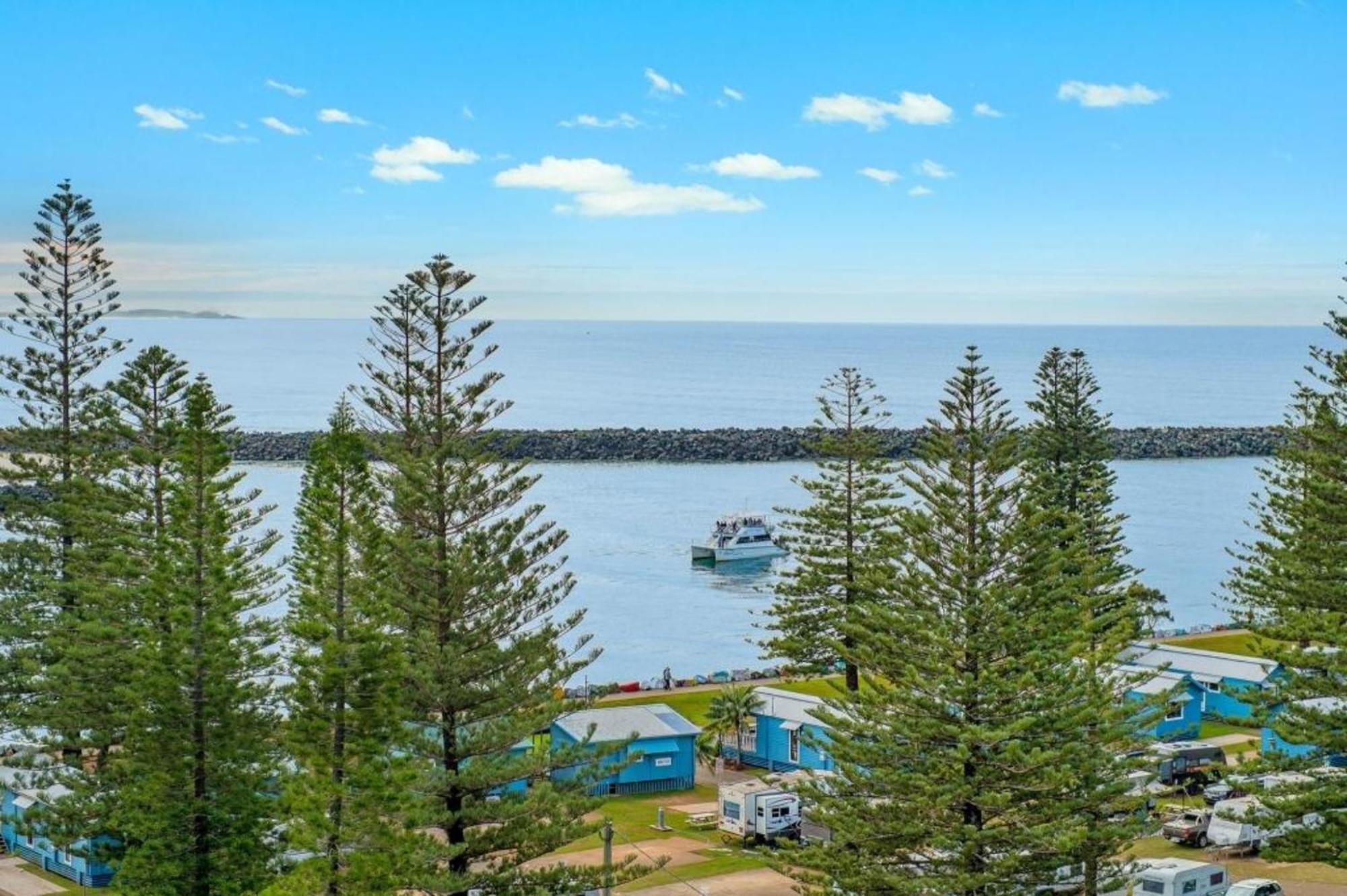 Tasman Towers Penthouse 21