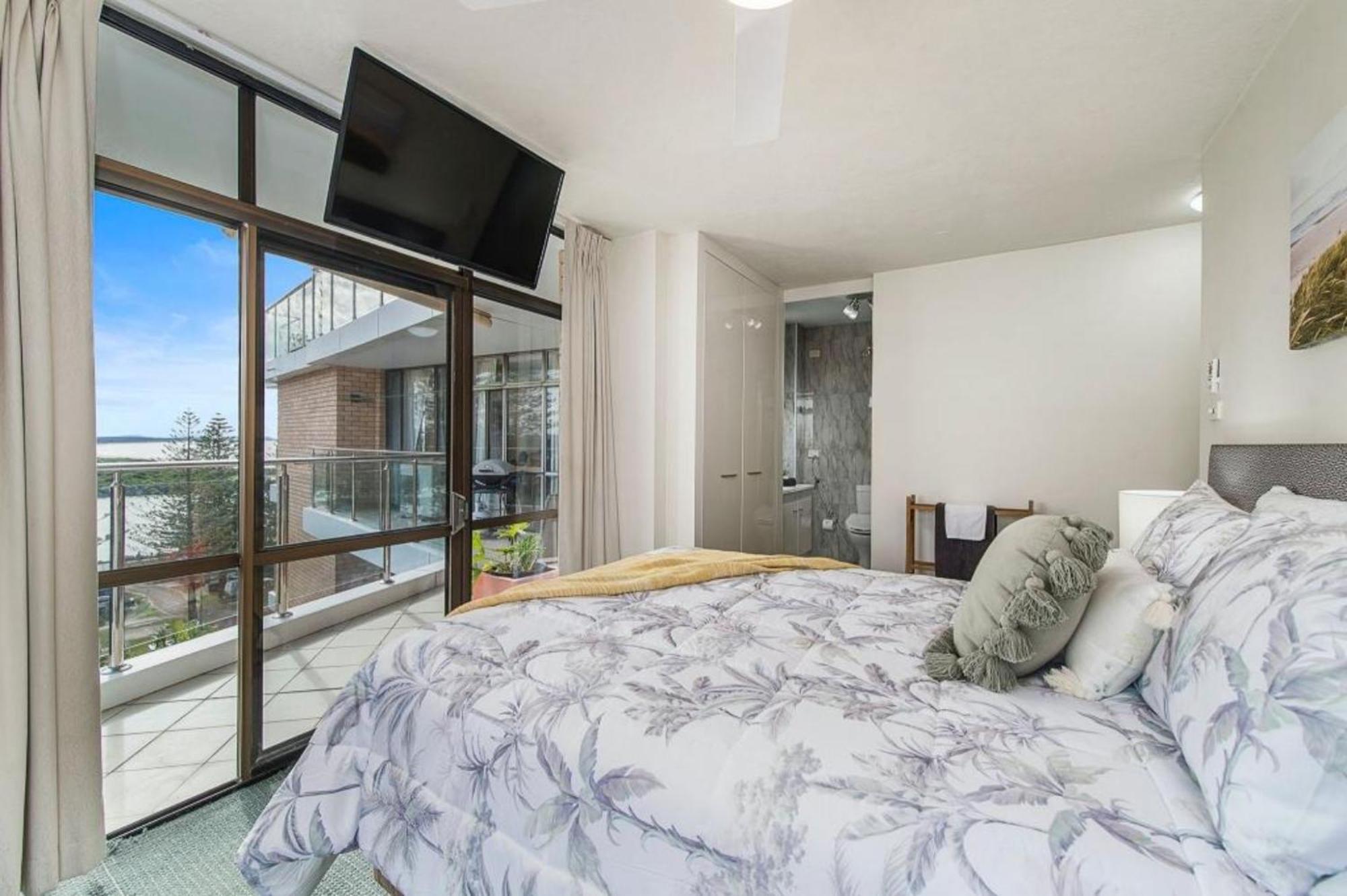 Tasman Towers Penthouse 21 Apartment *