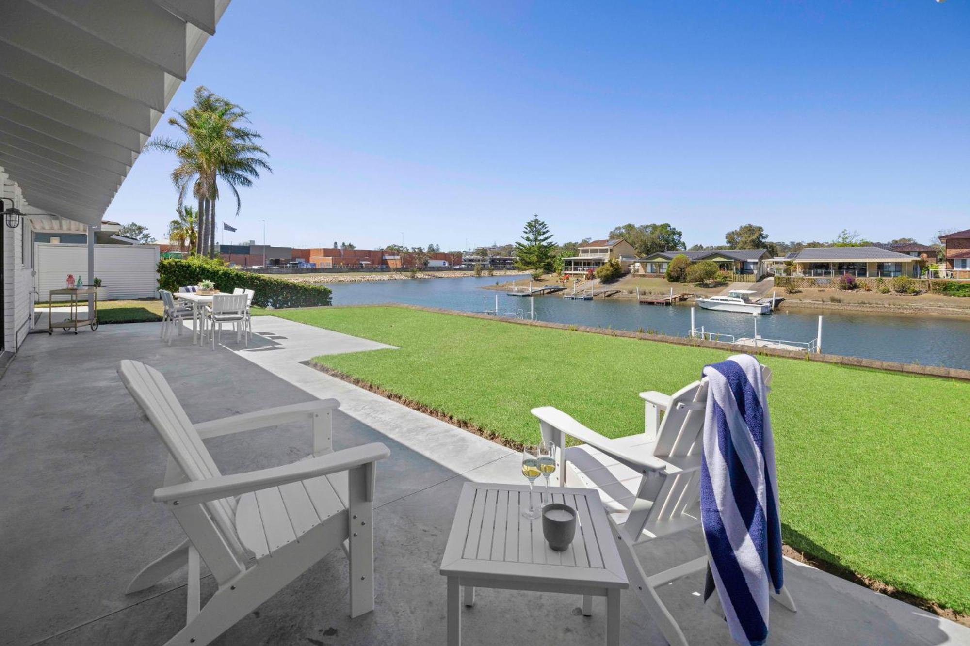 Deja Bleu - Great Family With Jetty Port Macquarie