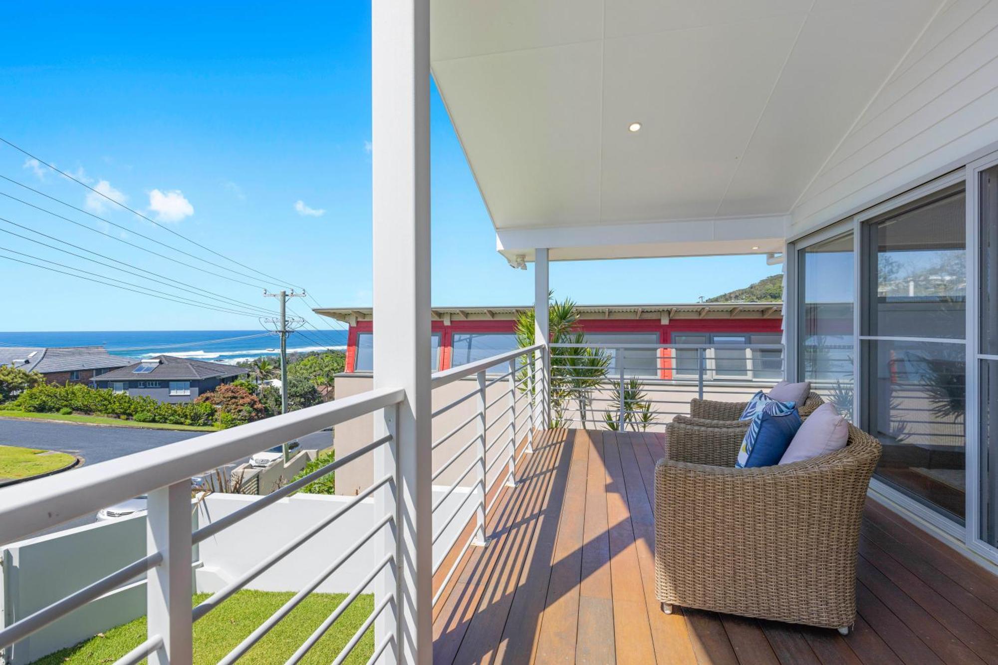 Holiday home Laze At Lighthouse - Family Home With Pool, Heated Pool Oct To Mar *