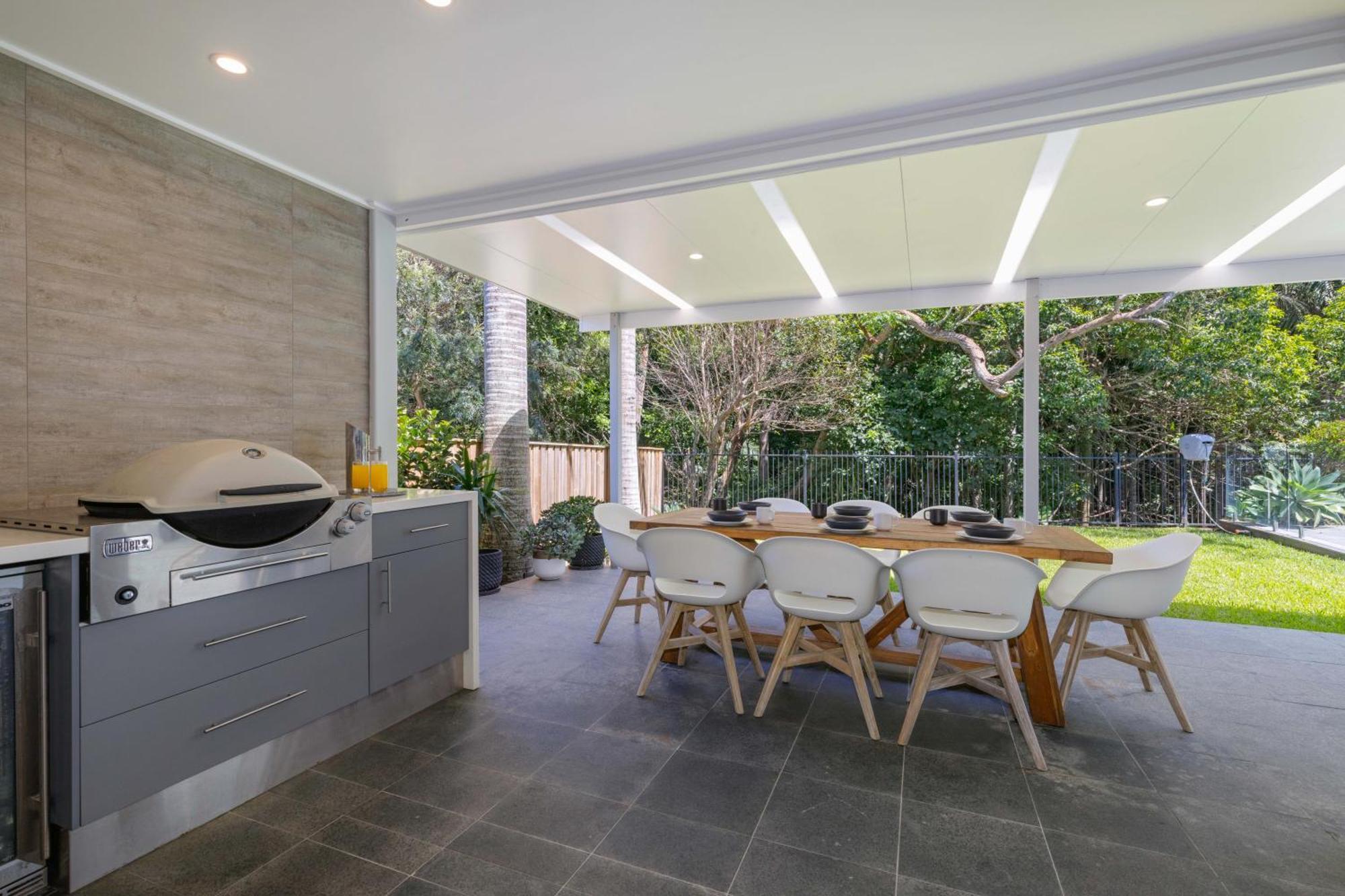 Laze At Lighthouse - Family Home With Pool, Heated Pool Oct To Mar Holiday home *