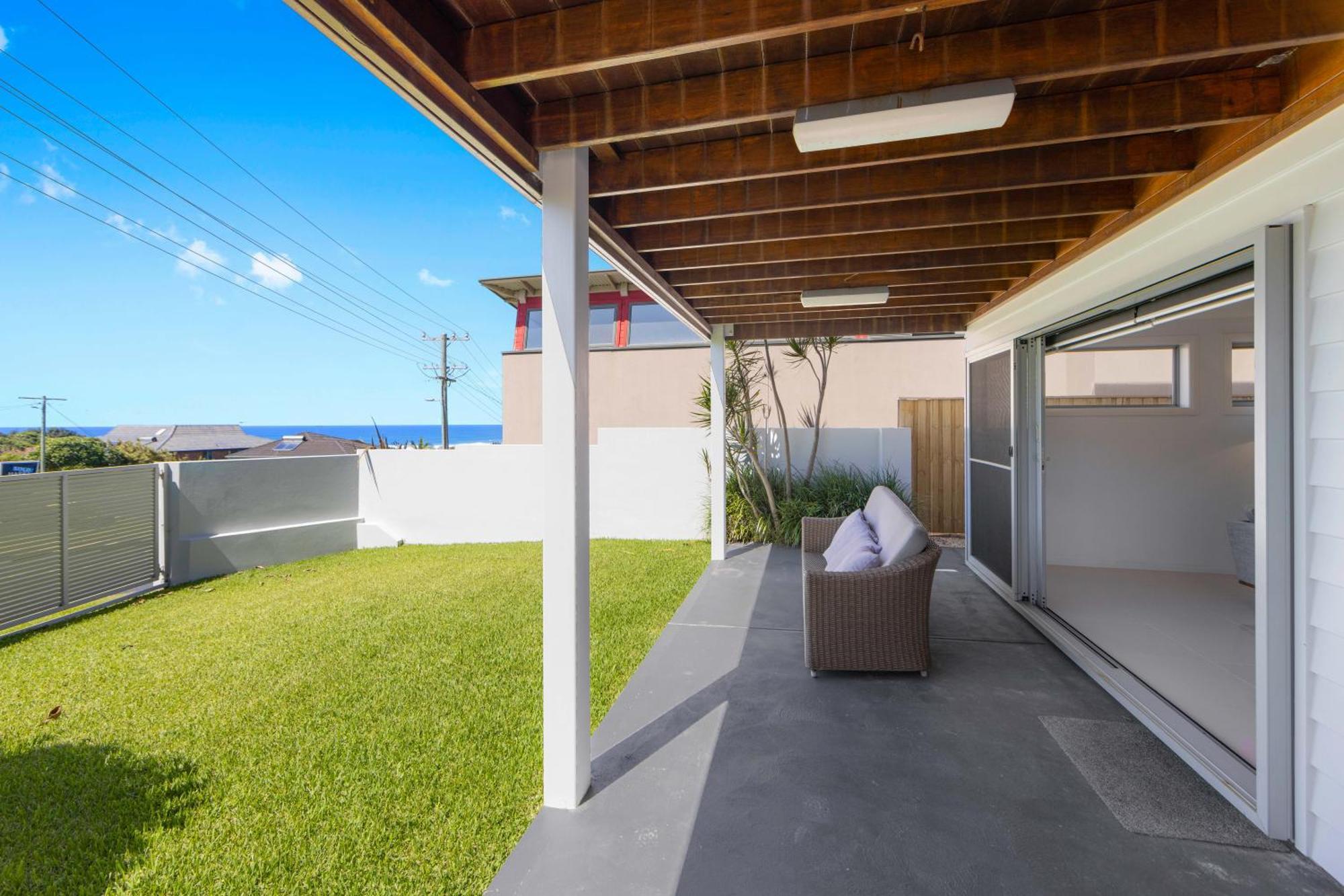 Laze At Lighthouse - Family Home With Pool, Heated Pool Oct To Mar * Port Macquarie