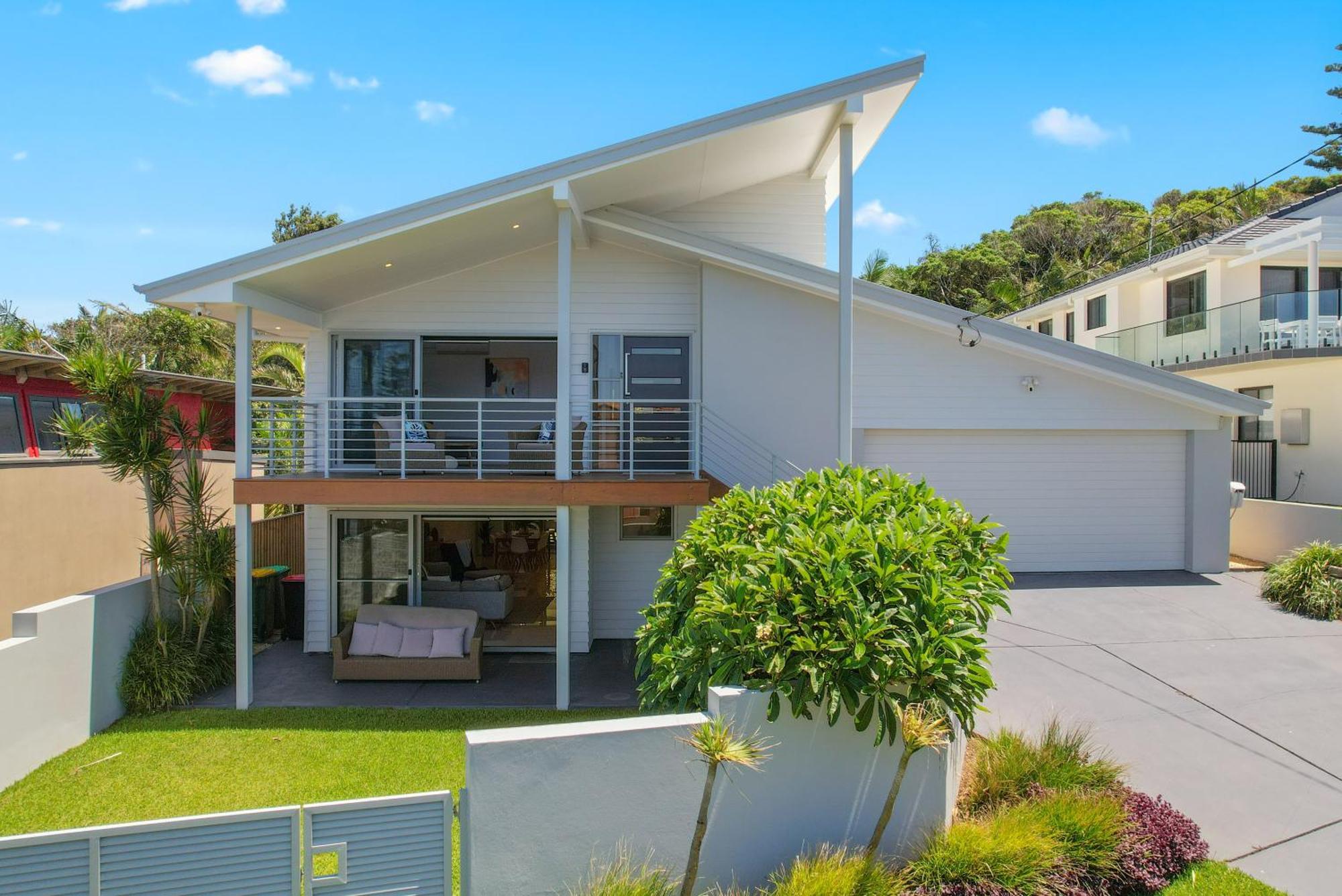 Holiday home Laze At Lighthouse - Family Home With Pool, Heated Pool Oct To Mar Port Macquarie