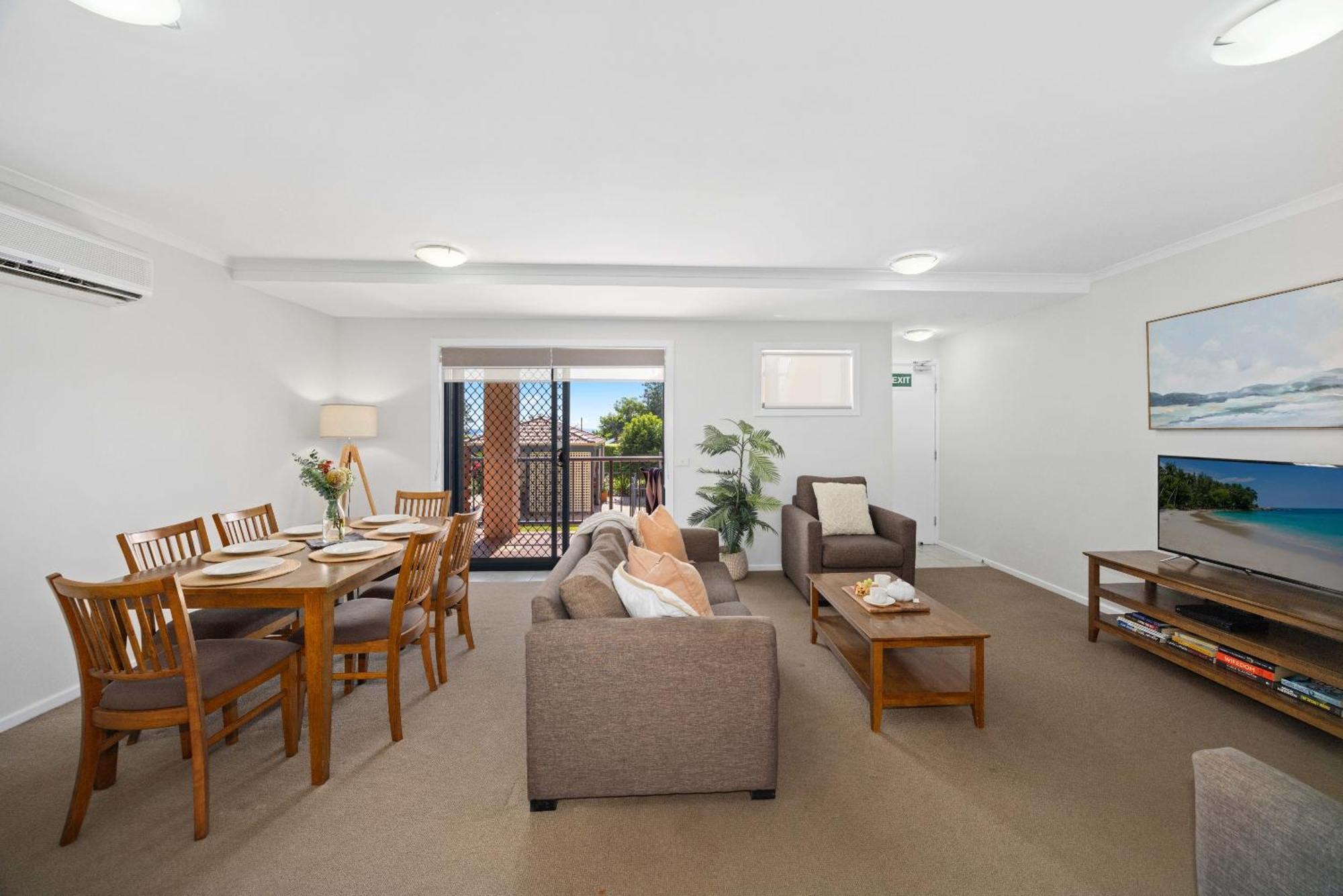 205 South Pacific - Pool And Aircon Port Macquarie