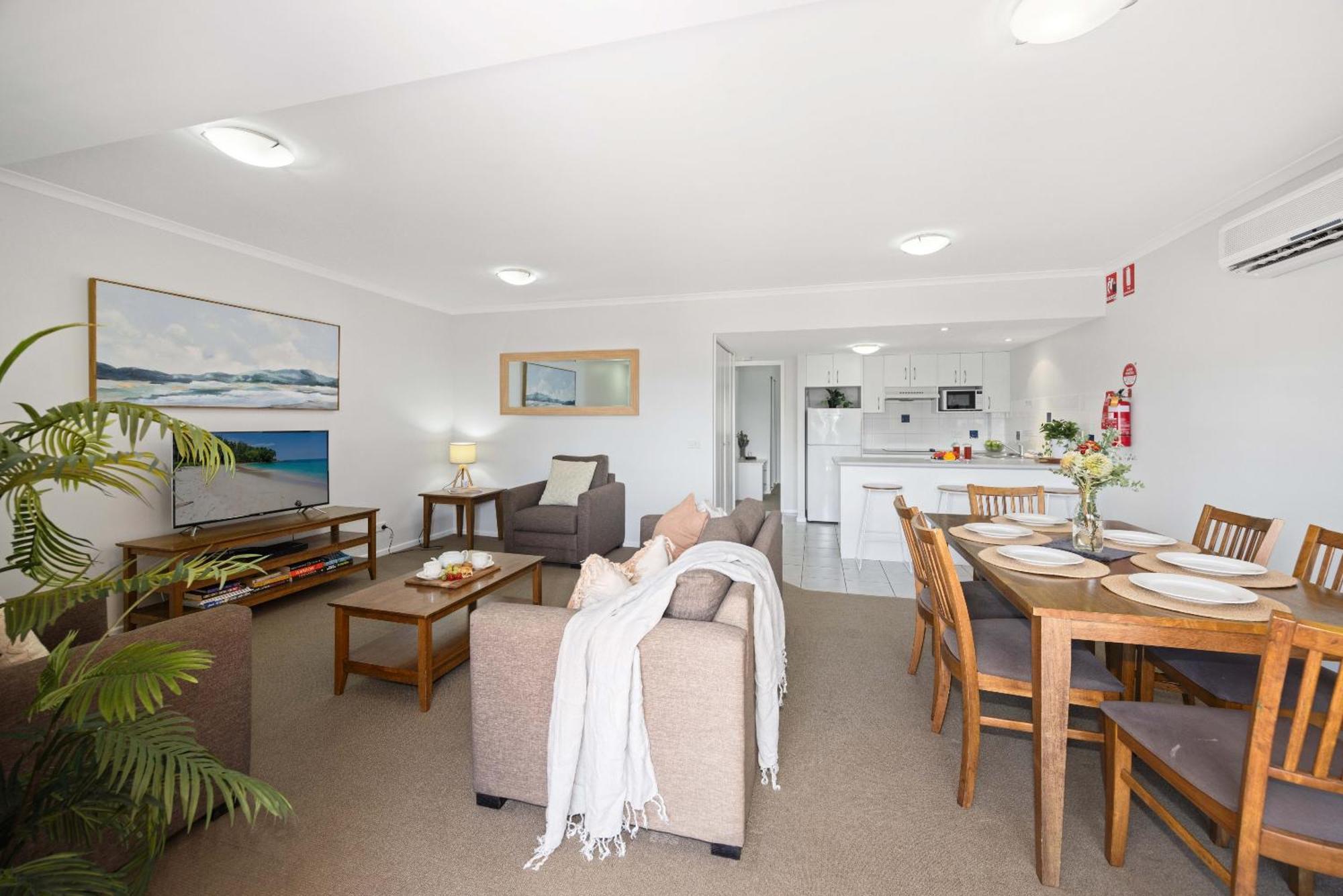 205 South Pacific - Pool And Aircon Apartment Port Macquarie