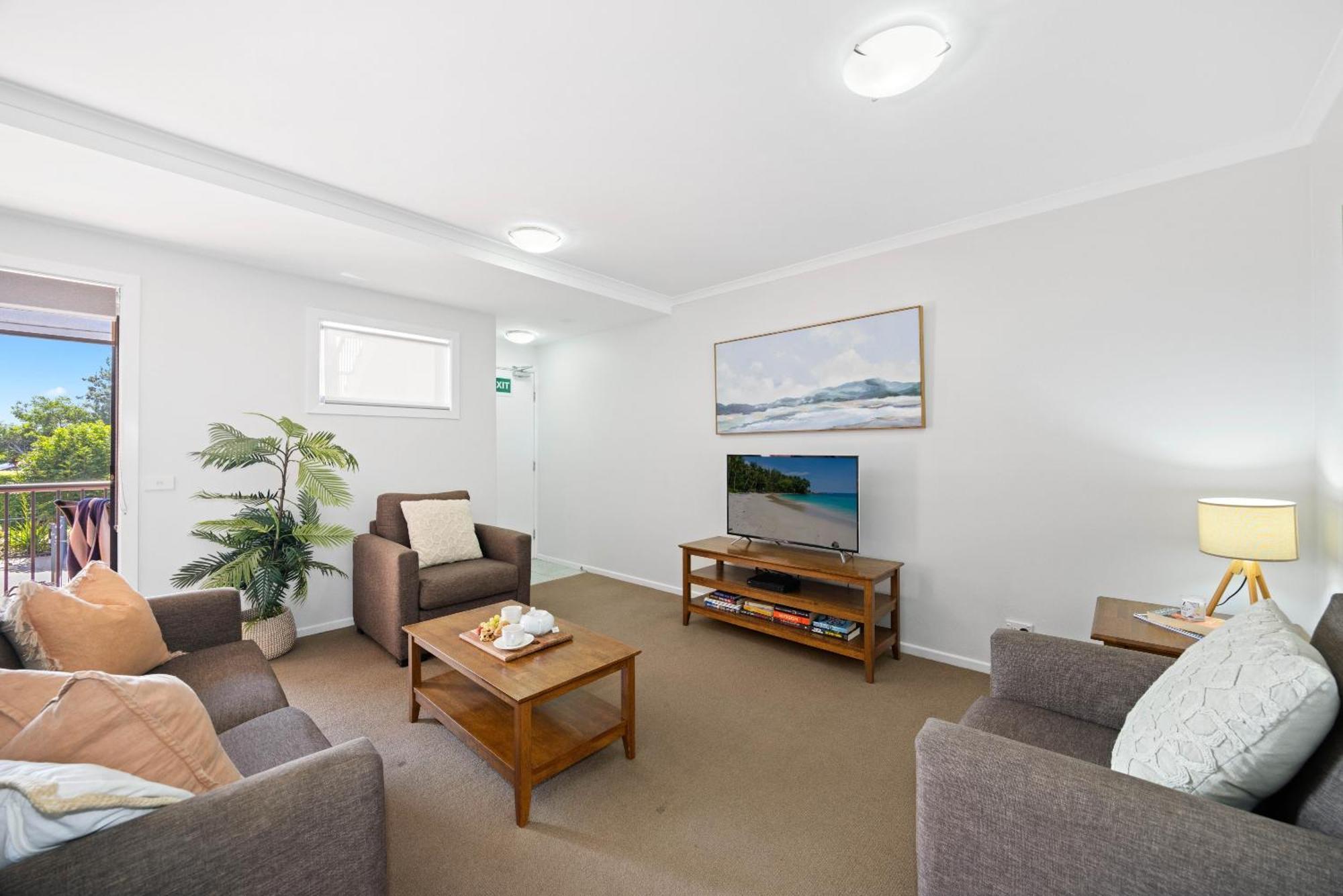 205 South Pacific - Pool And Aircon *