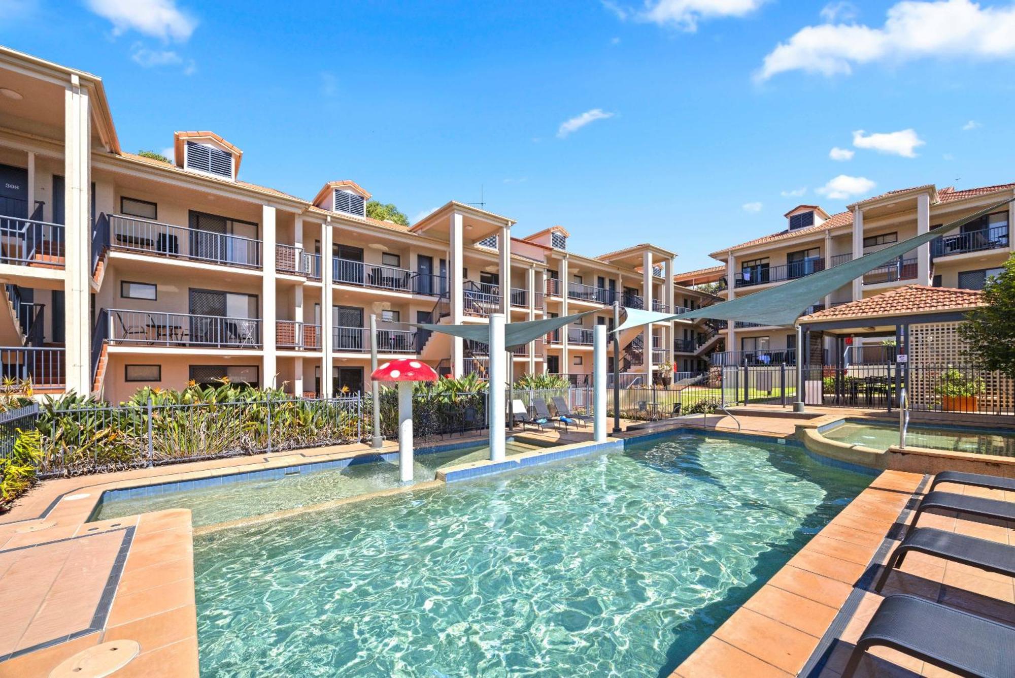 Apartment 205 South Pacific - Pool And Aircon *