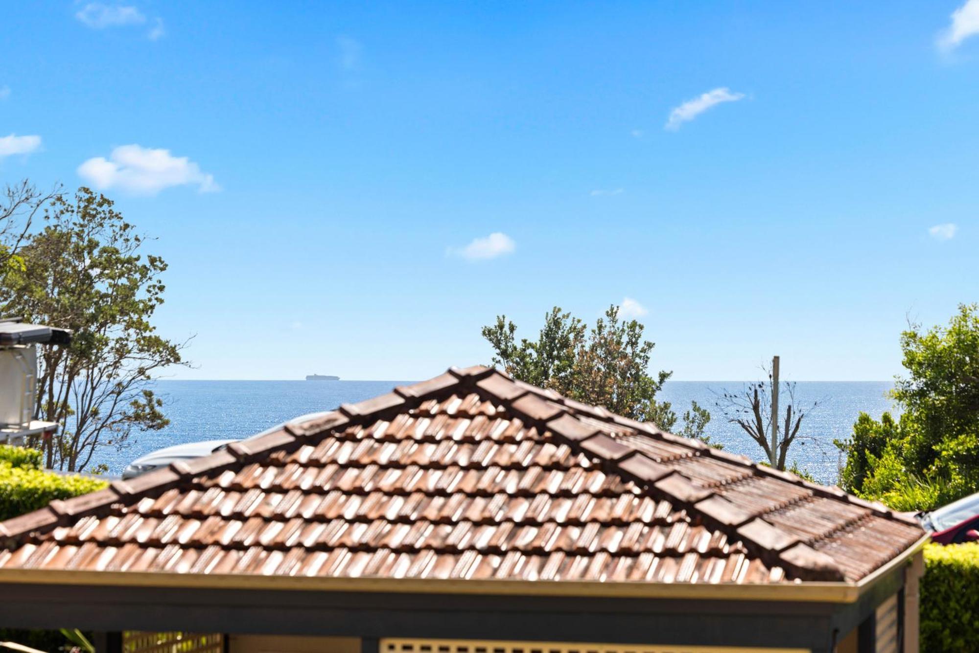 205 South Pacific - Pool And Aircon Port Macquarie