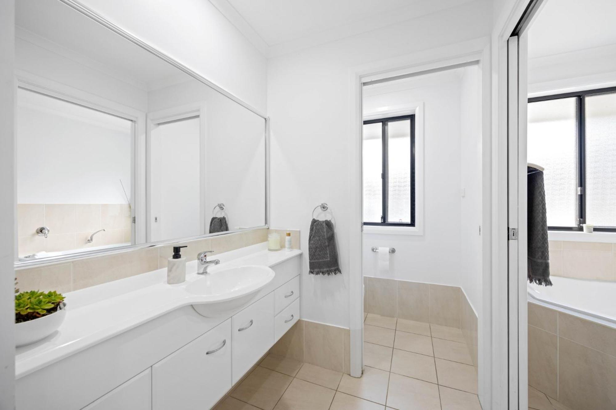 Elkhorn Grove - Family With Pool, Air Con, Pet Friendly Holiday home Port Macquarie