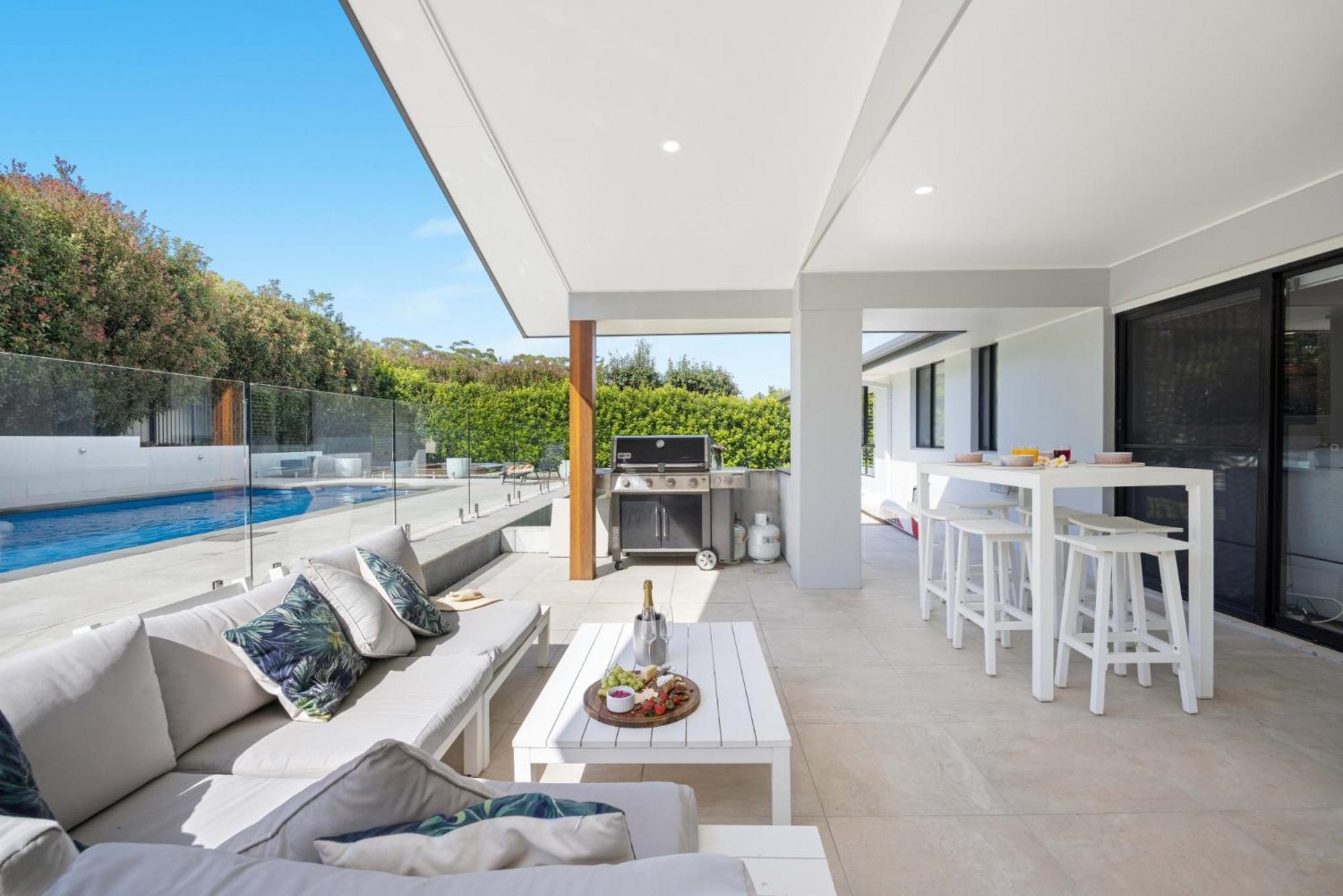 Elkhorn Grove - Family With Pool, Air Con, Pet Friendly Holiday home Port Macquarie