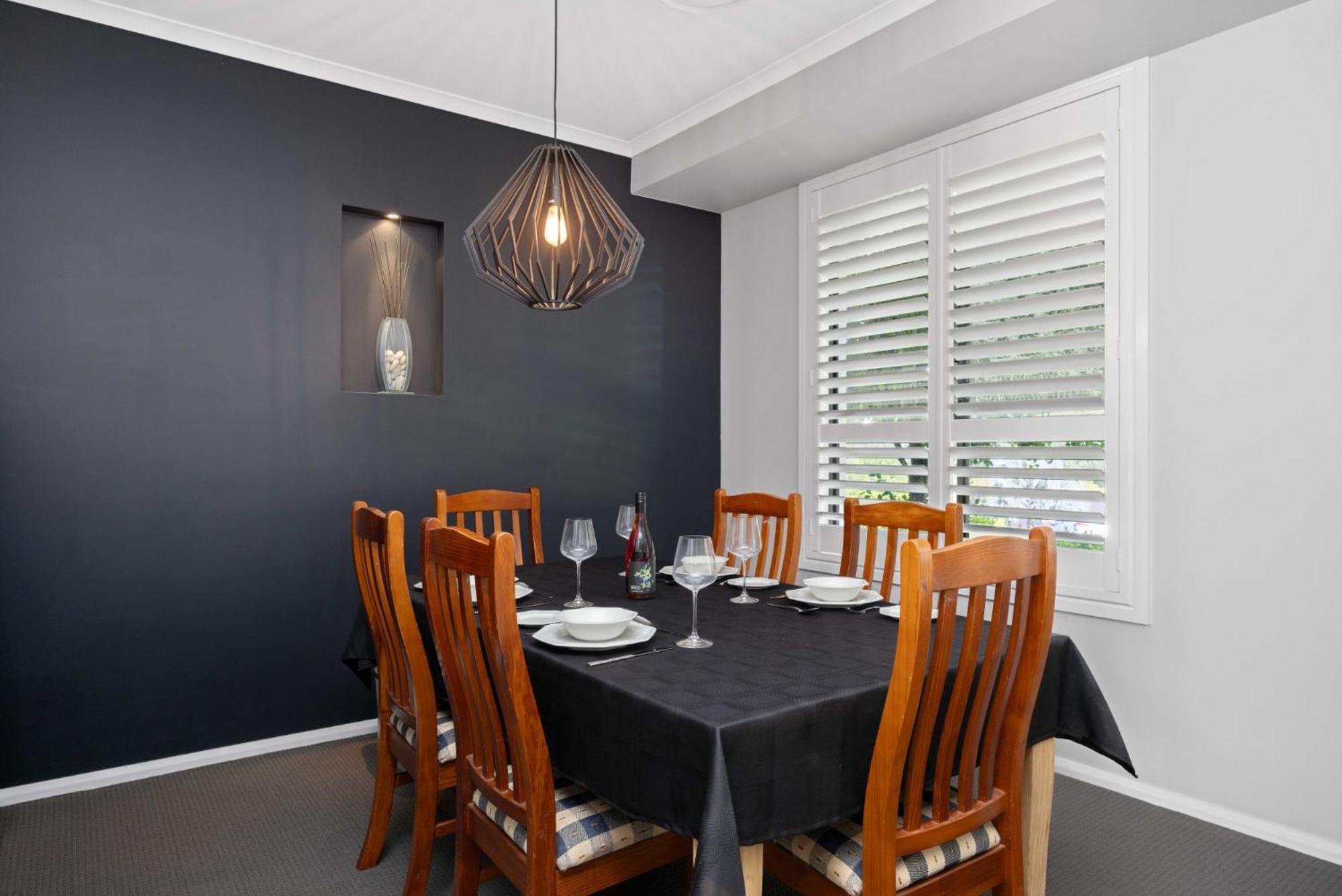 Elkhorn Grove - Family With Pool, Air Con, Pet Friendly
