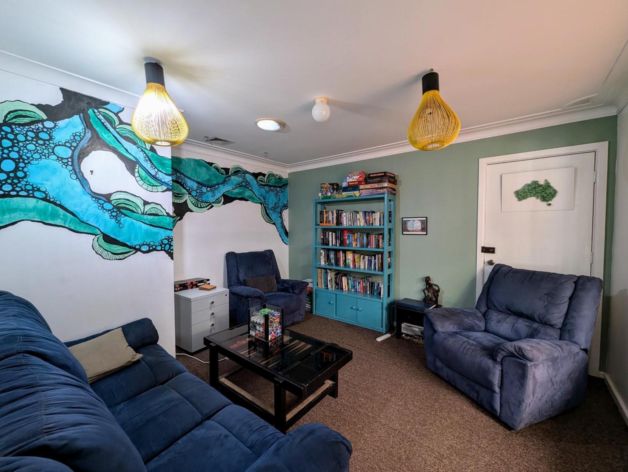 Ozzie Pozzie Backpackers - Yha Hostel