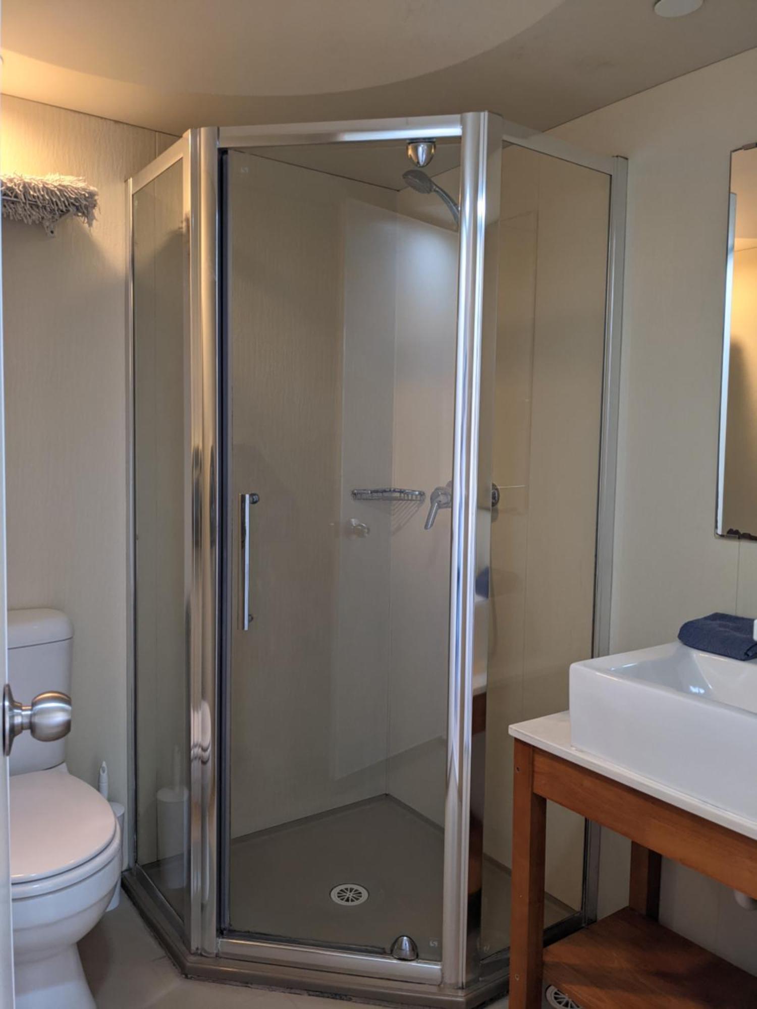 Hostel Ozzie Pozzie Backpackers - Yha *