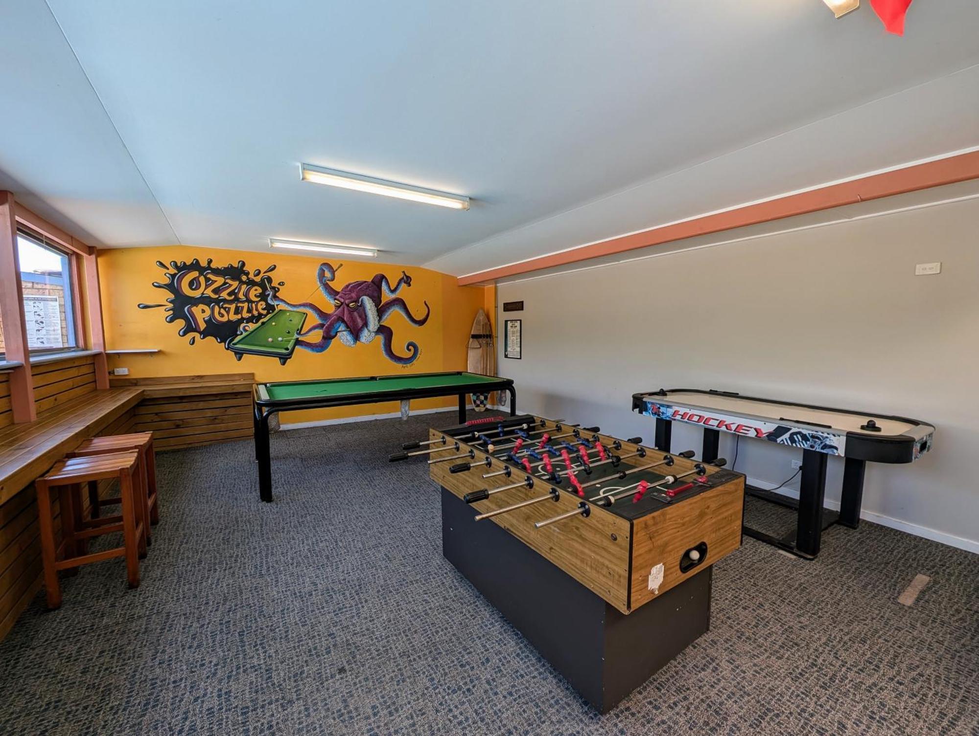 Ozzie Pozzie Backpackers - Yha Hostel