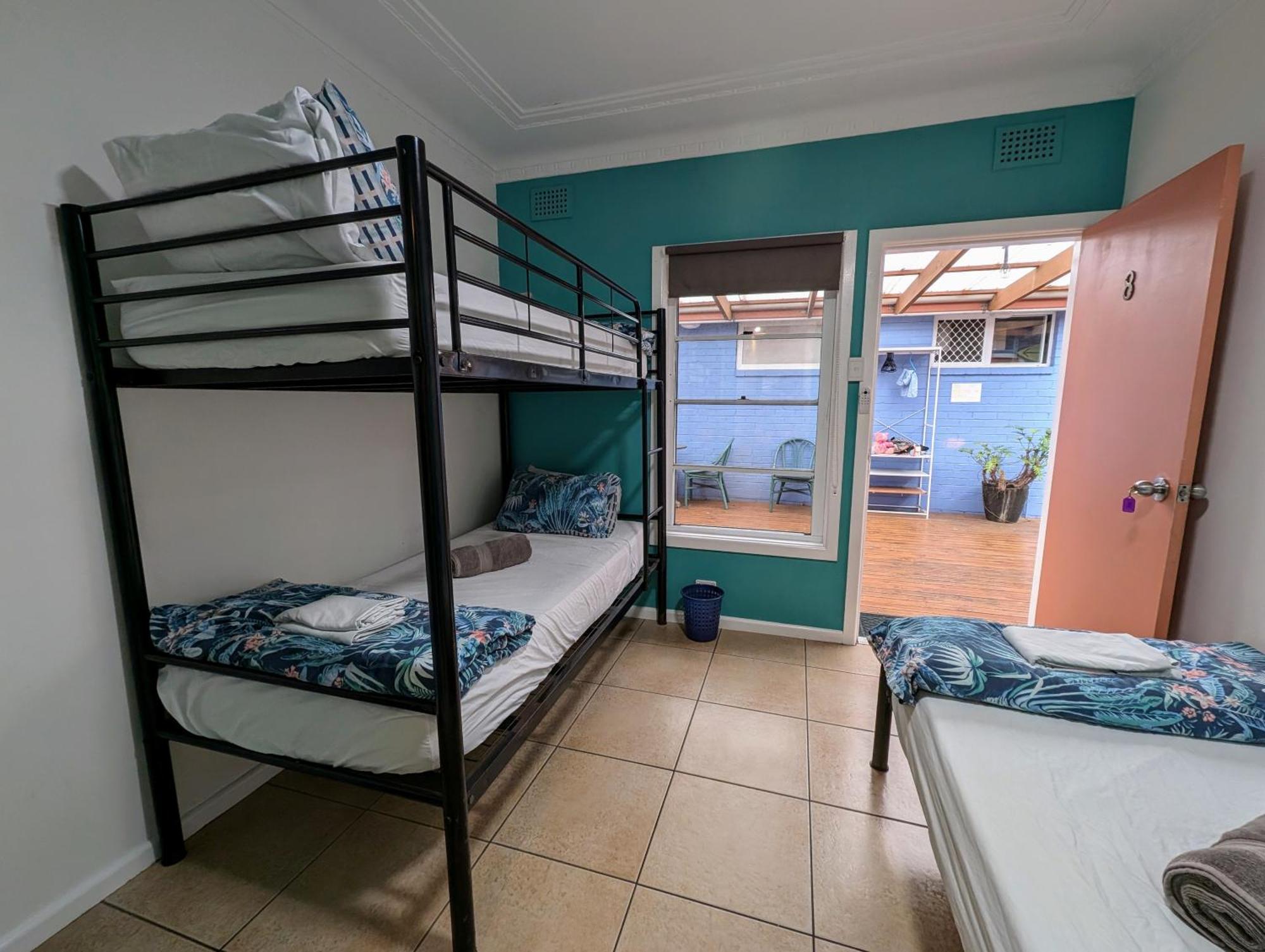 Ozzie Pozzie Backpackers - Yha *
