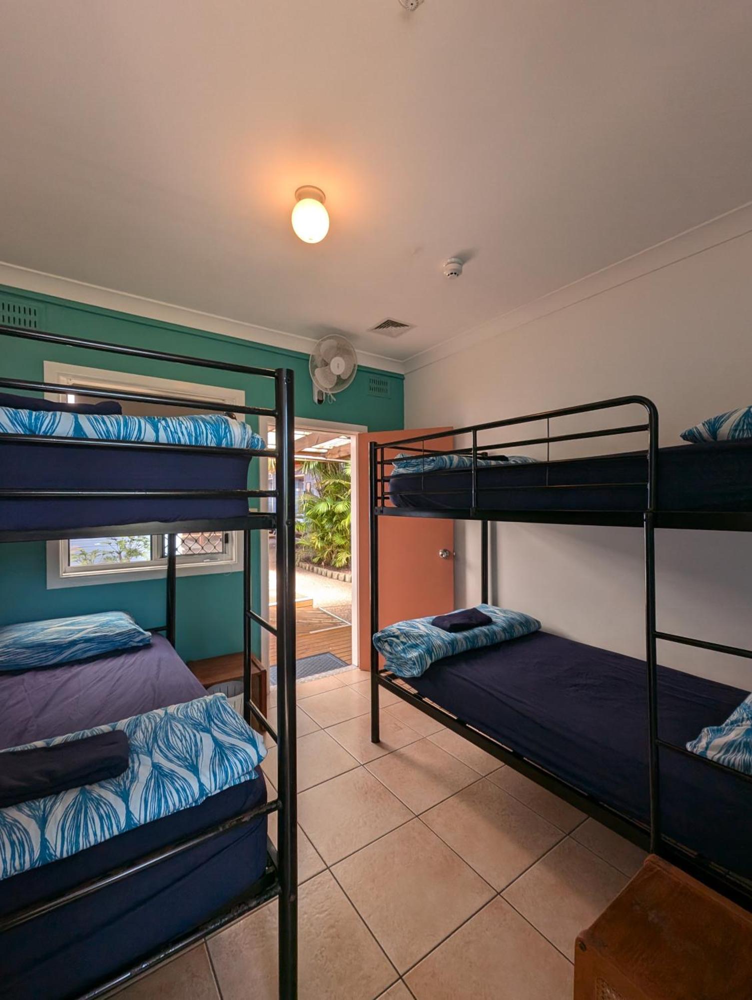 Hostel Ozzie Pozzie Backpackers - Yha