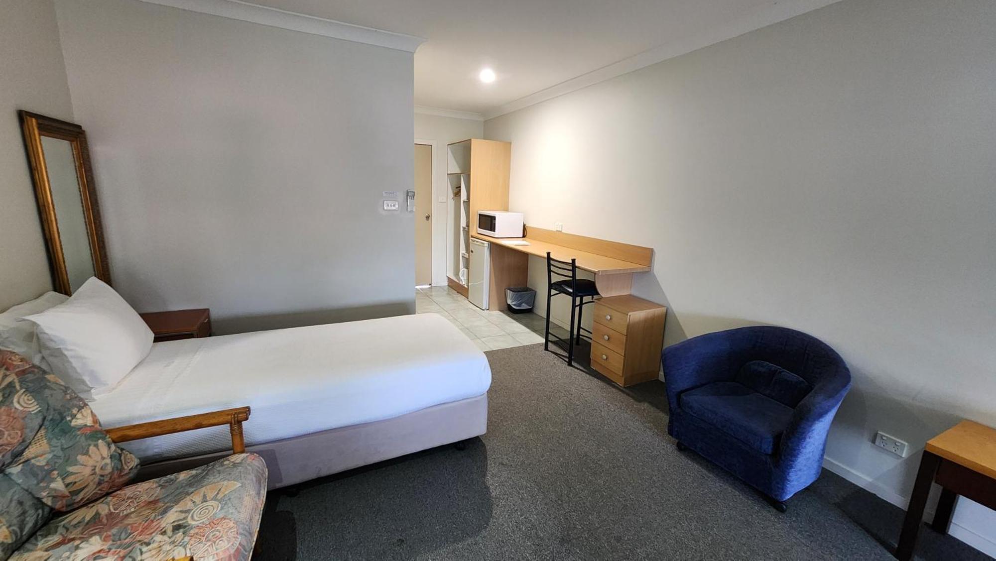 T's & Hotel 3*