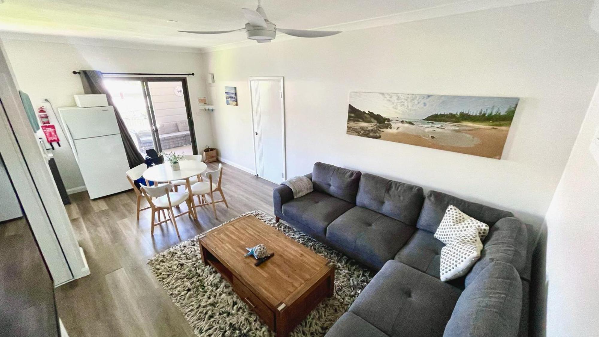 Sunnyside Retreat: Beachside Haven With Ocean Sounds Holiday home *