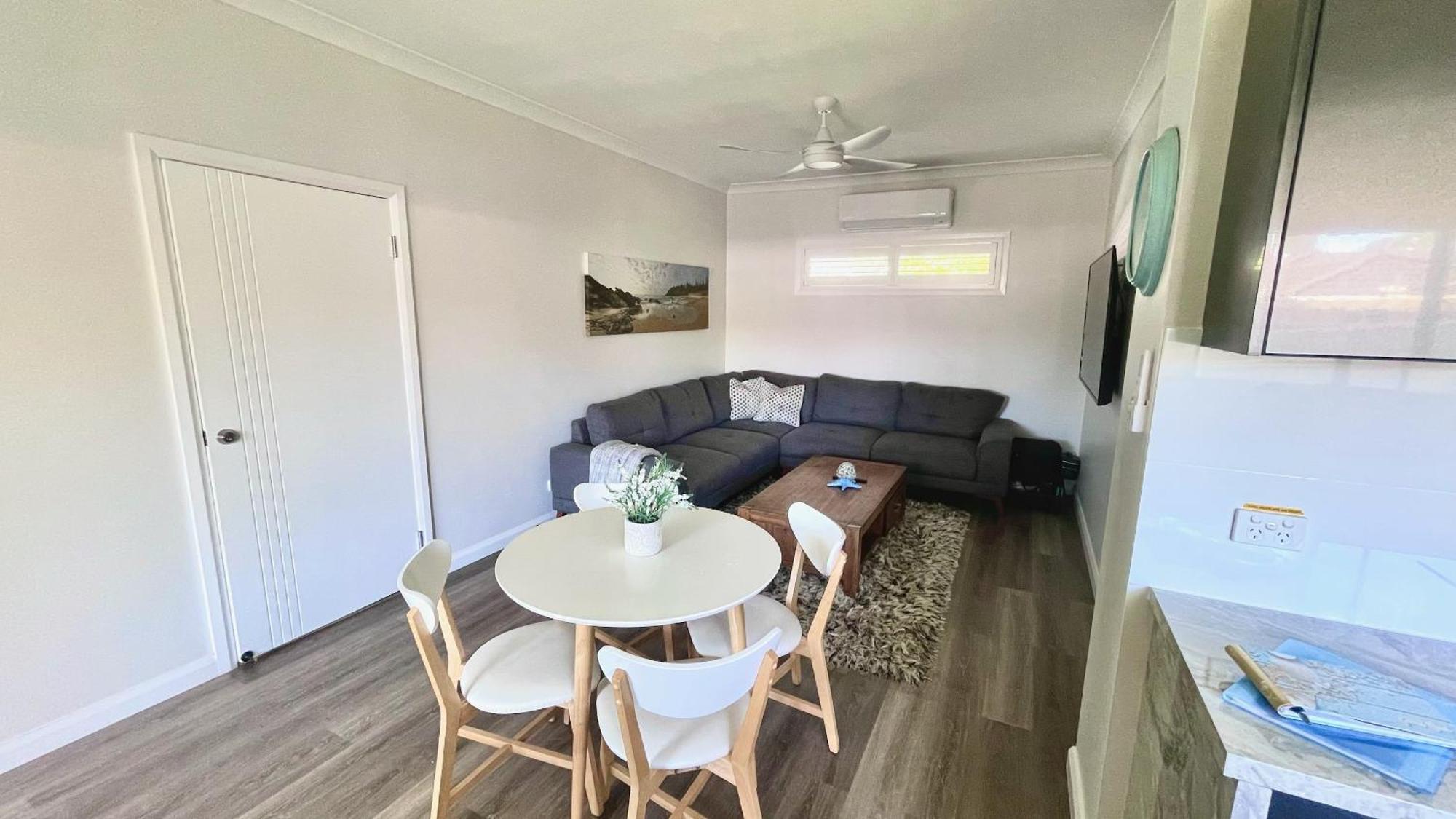Sunnyside Retreat: Beachside Haven With Ocean Sounds Holiday home Port Macquarie