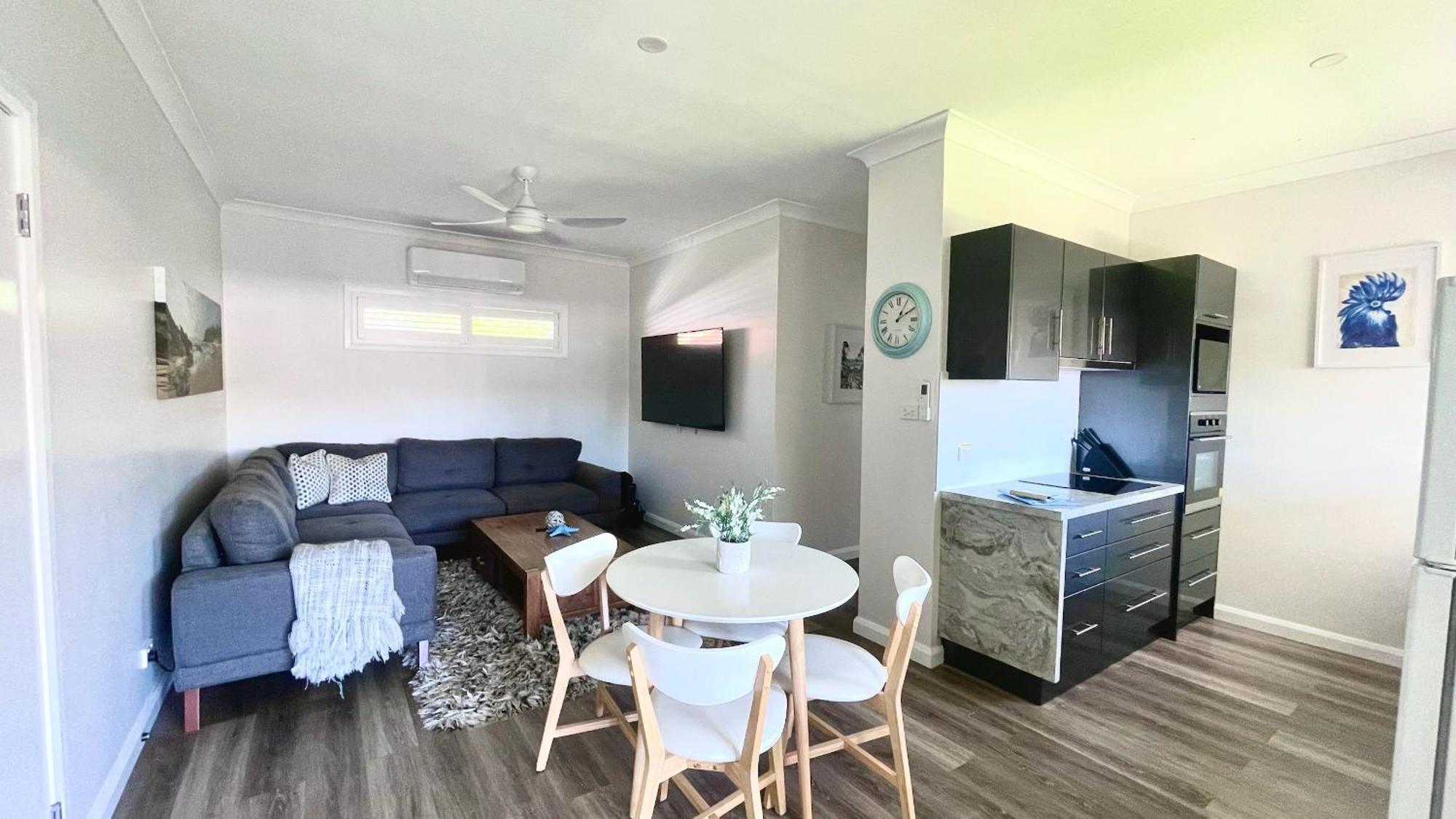 Holiday home Sunnyside Retreat: Beachside Haven With Ocean Sounds Port Macquarie